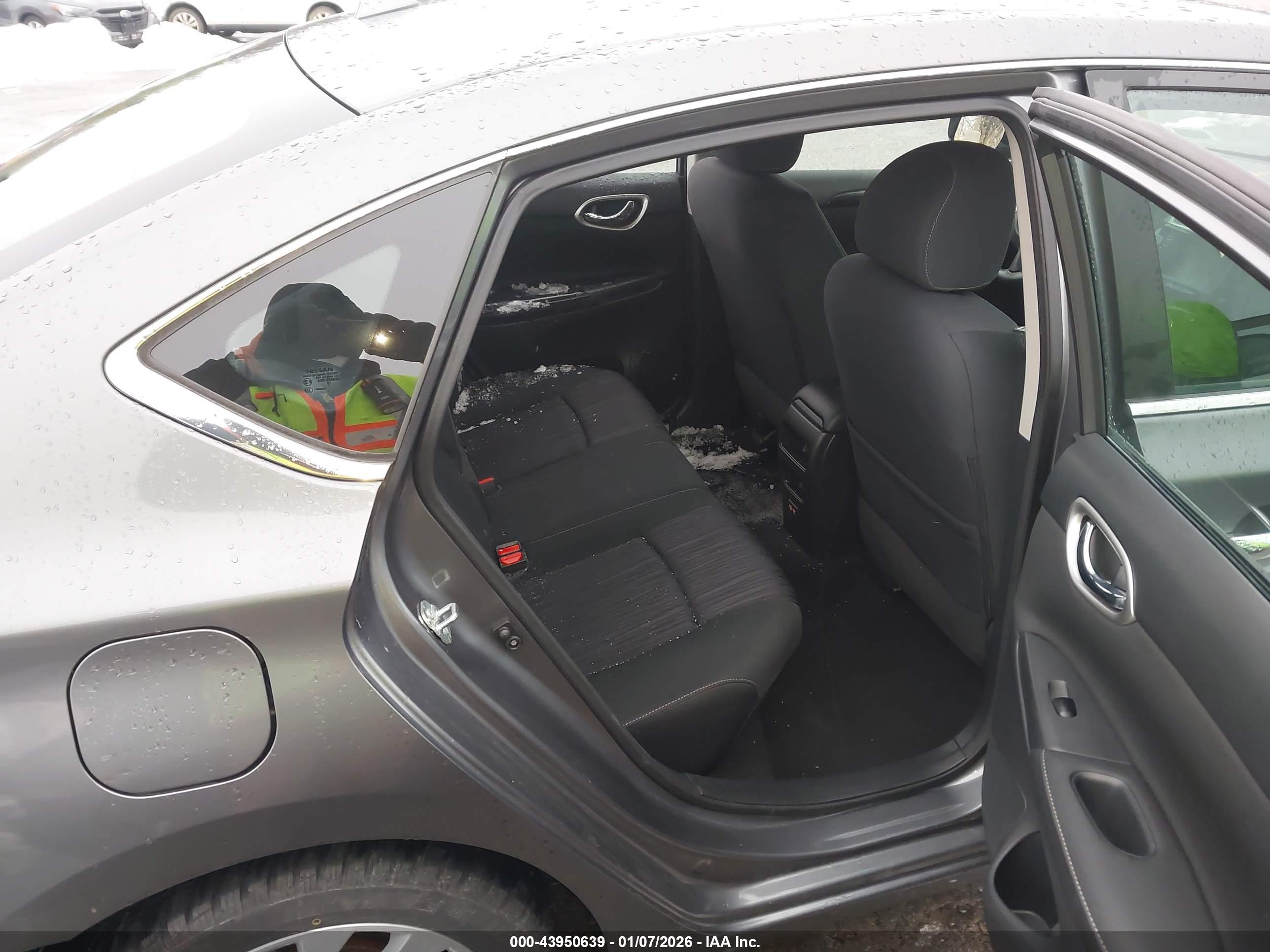NISSAN SENTRA image 8
