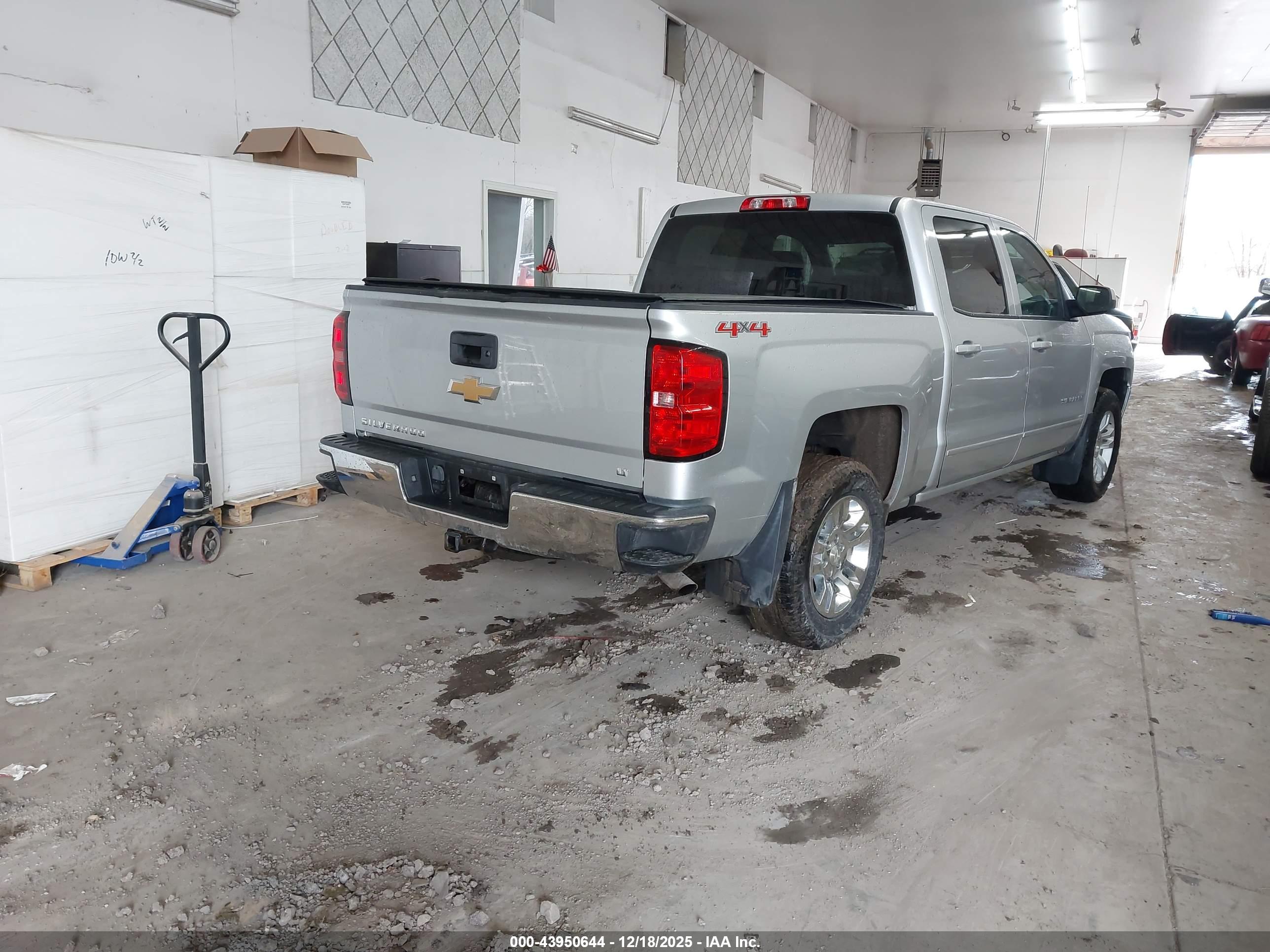 CHEVROLET SILVERADO image 4