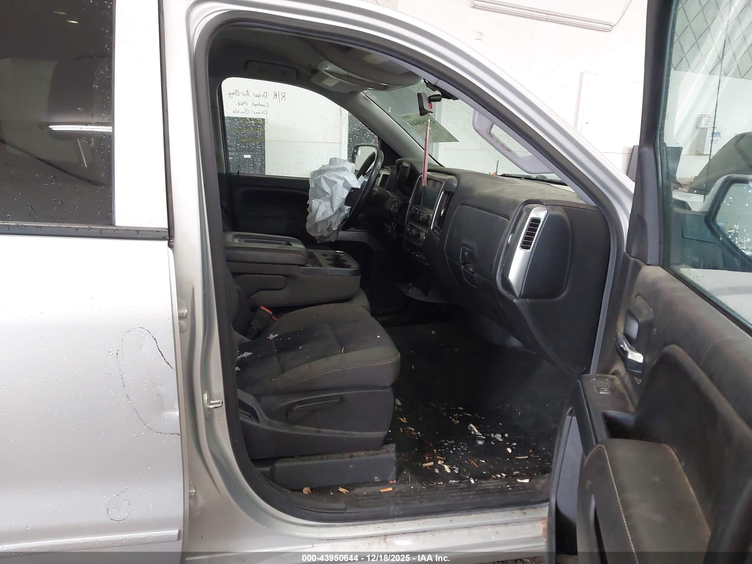 CHEVROLET SILVERADO image 5