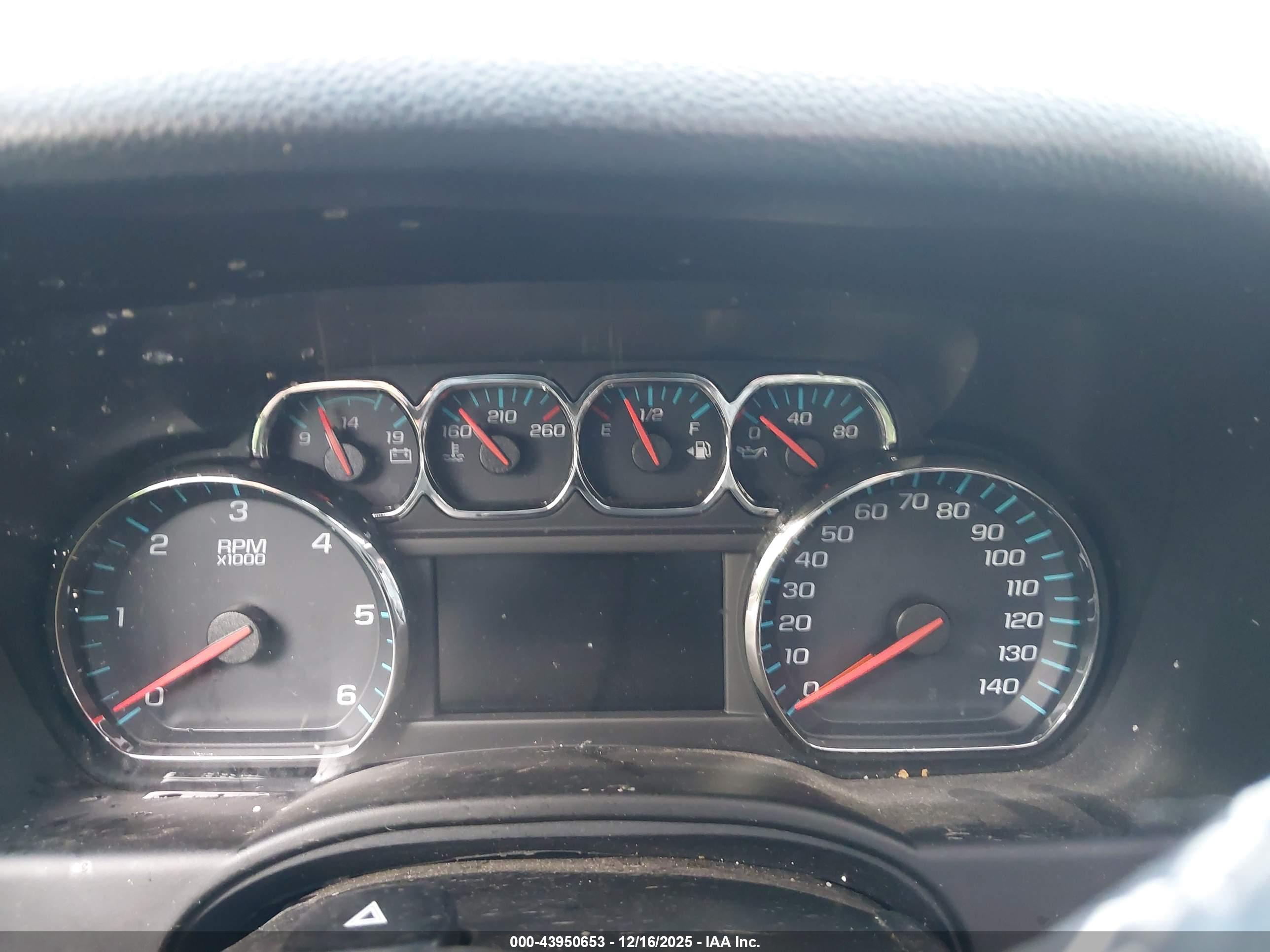 CHEVROLET SUBURBAN image 7