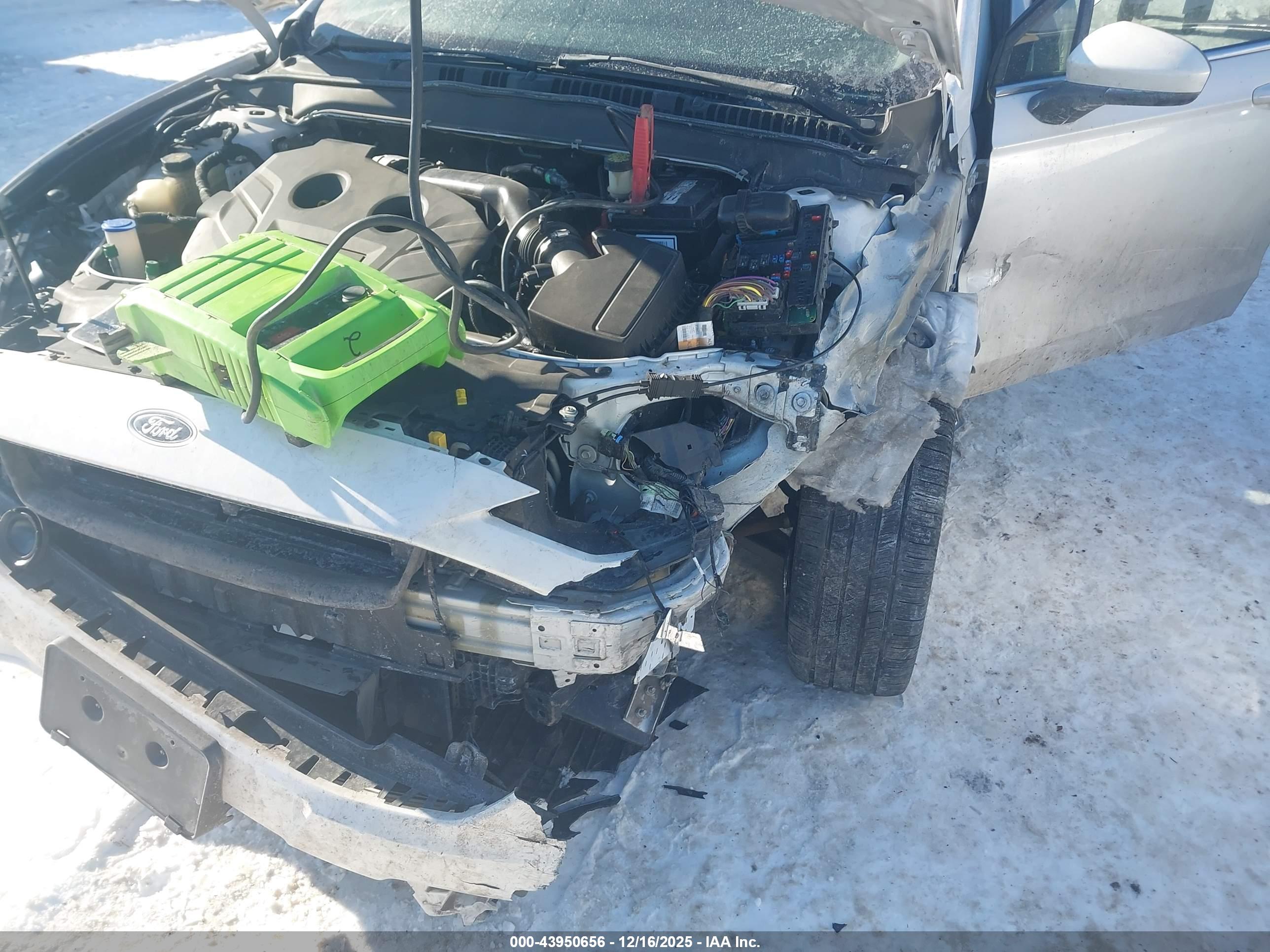 FORD FUSION image 6