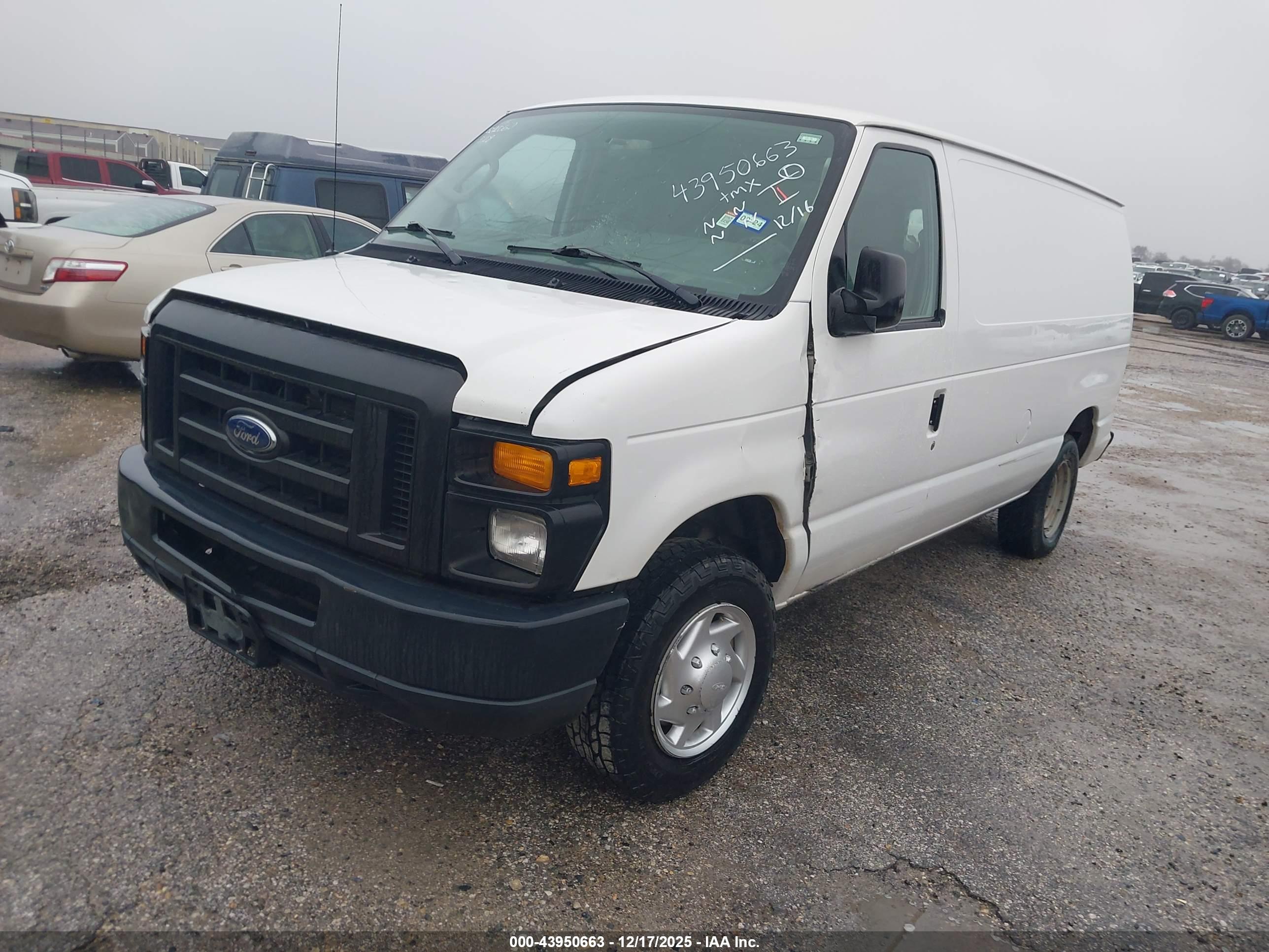 FORD E-150 image 2