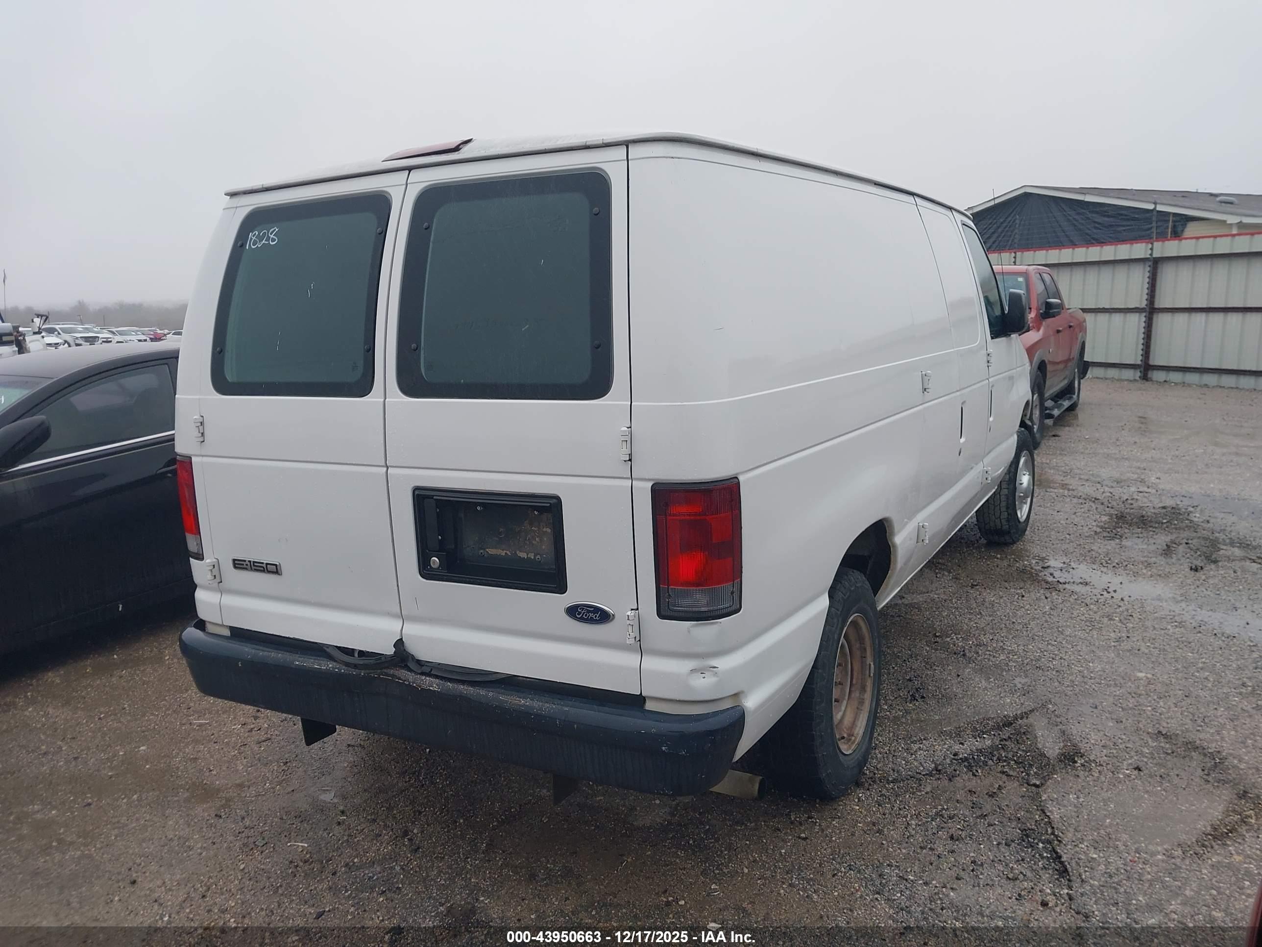 FORD E-150 image 4