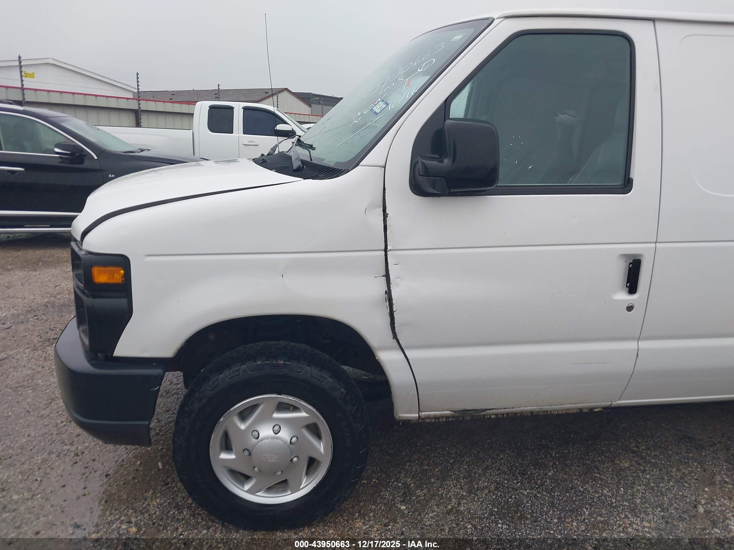 FORD E-150 image 6