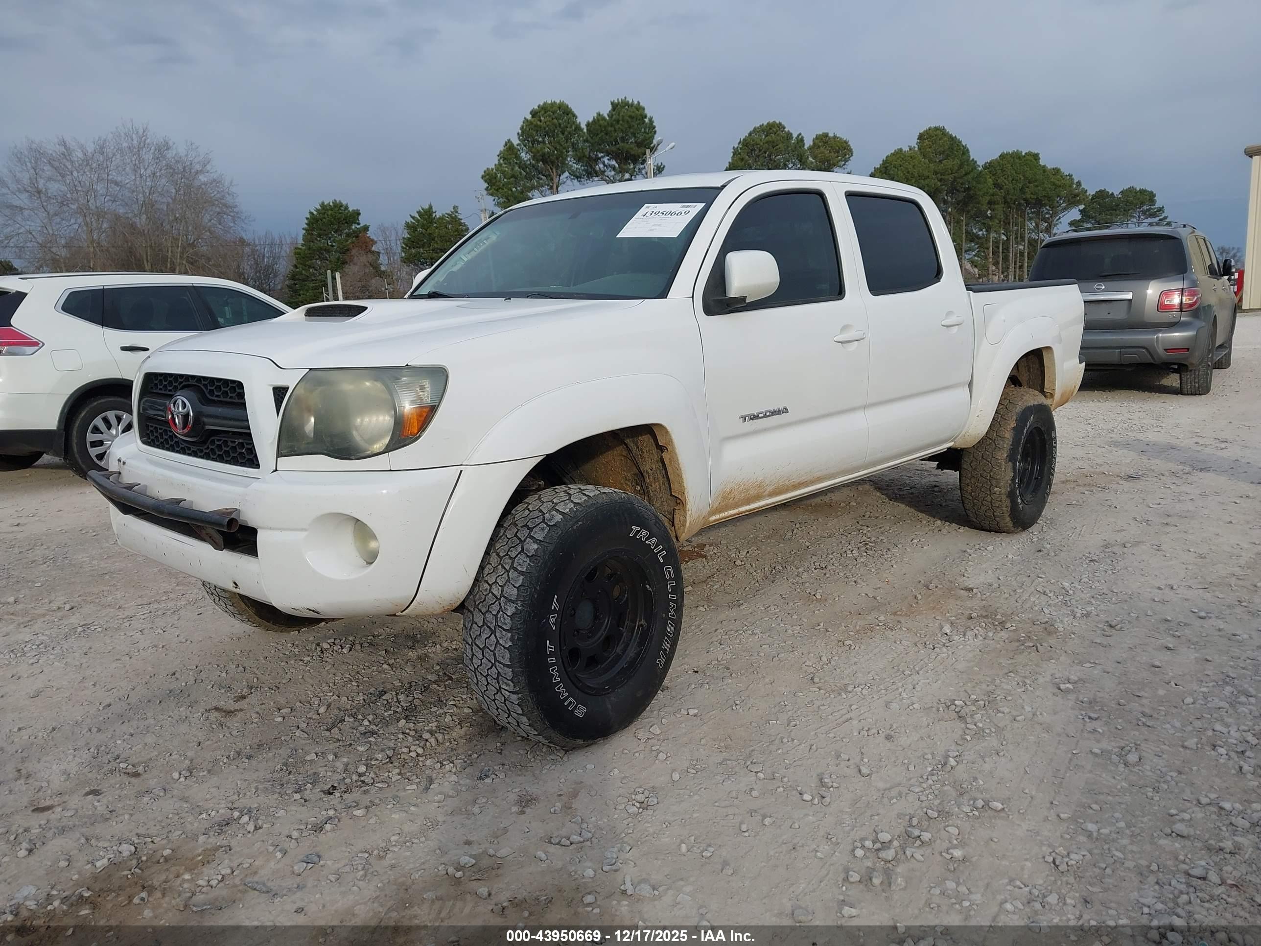TOYOTA TACOMA image 2