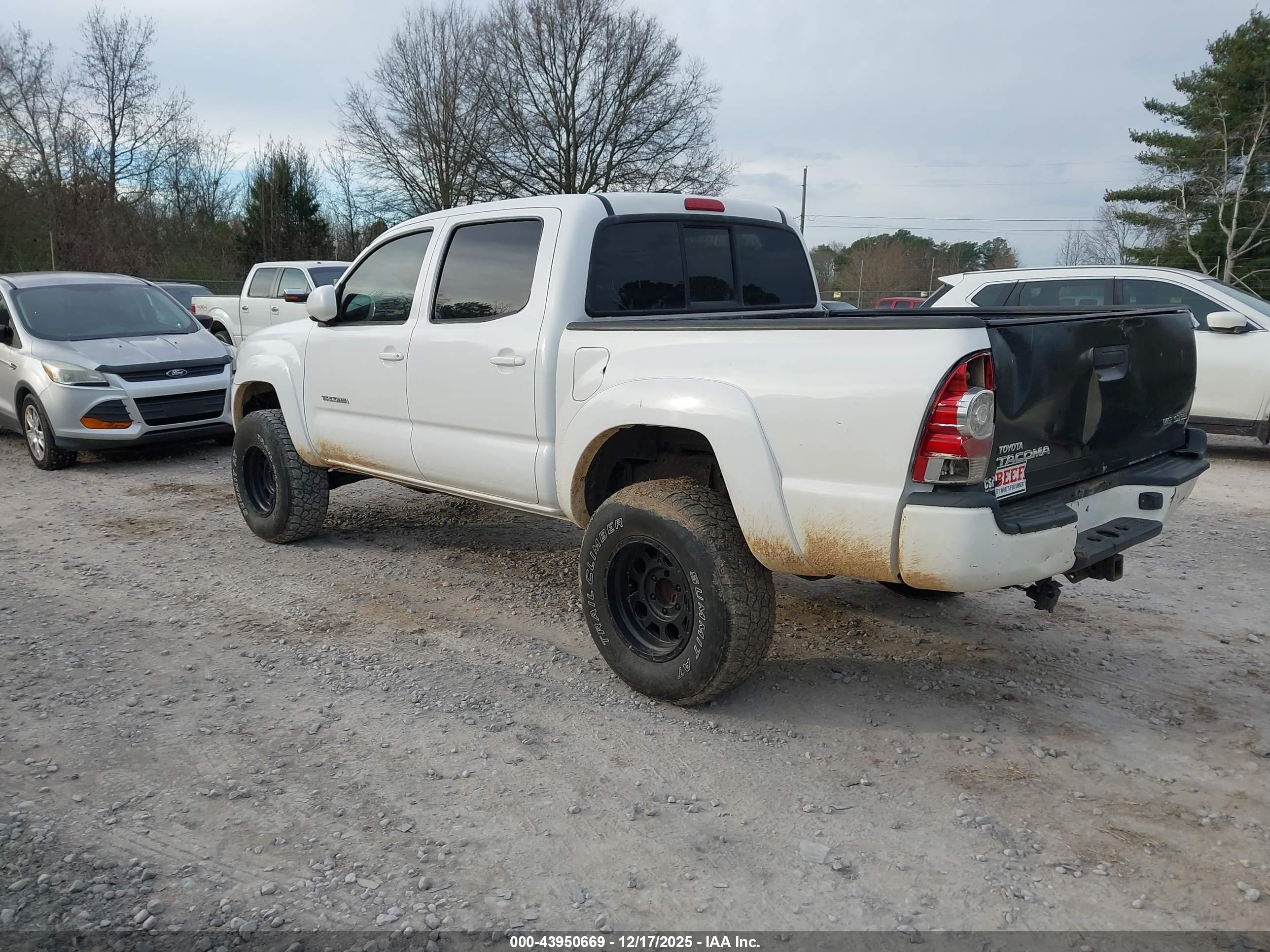 TOYOTA TACOMA image 3