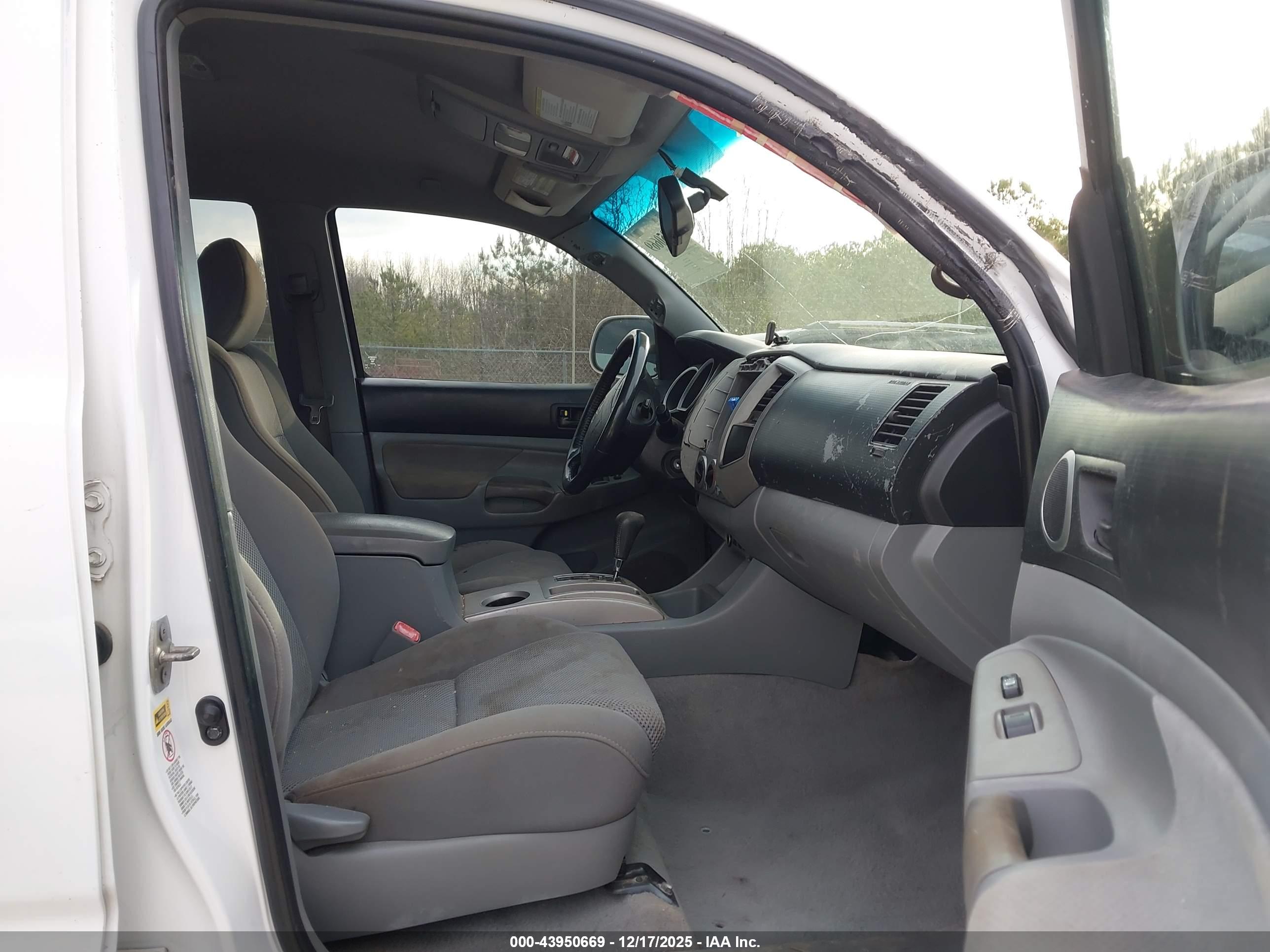 TOYOTA TACOMA image 5