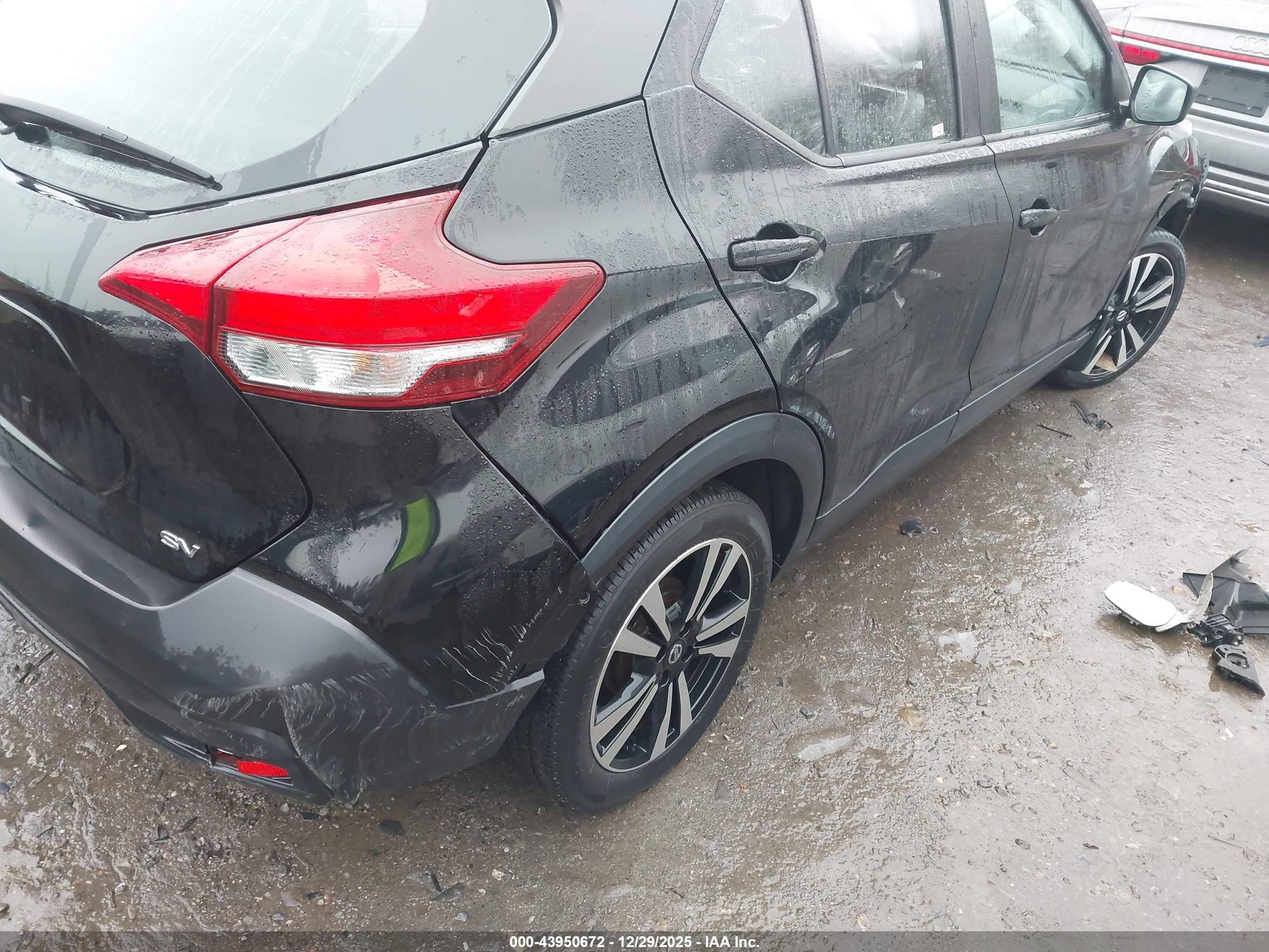 NISSAN KICKS image 4