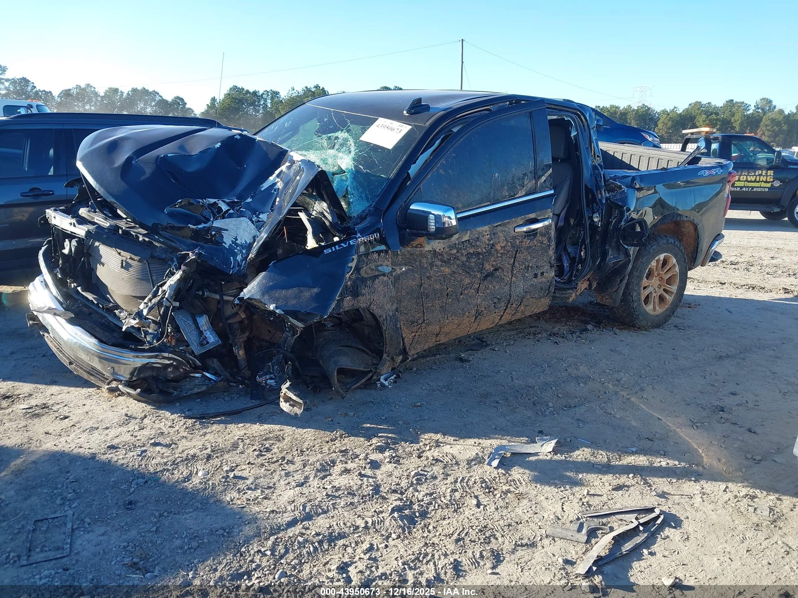CHEVROLET SILVERADO image 2