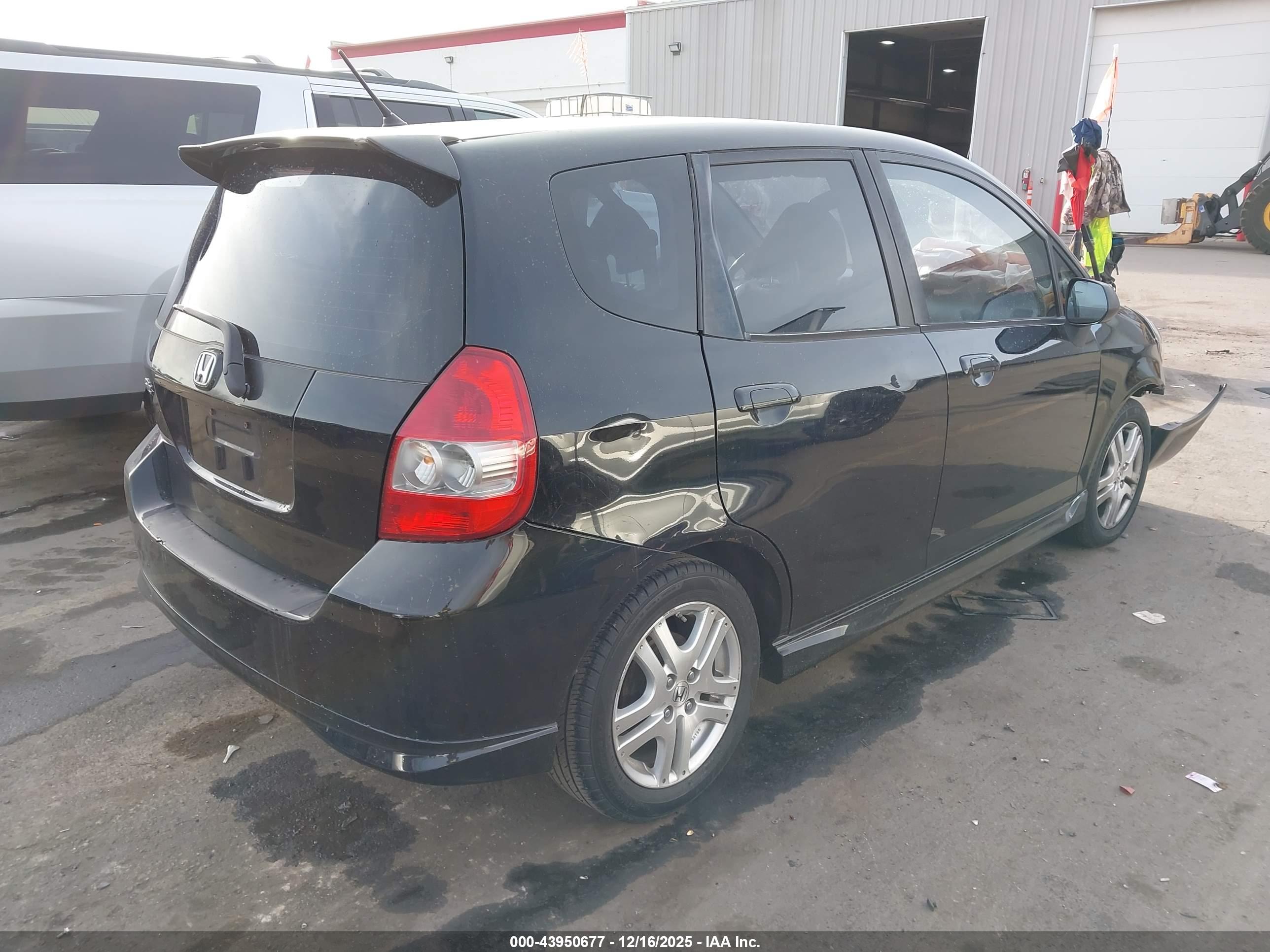 HONDA FIT image 4