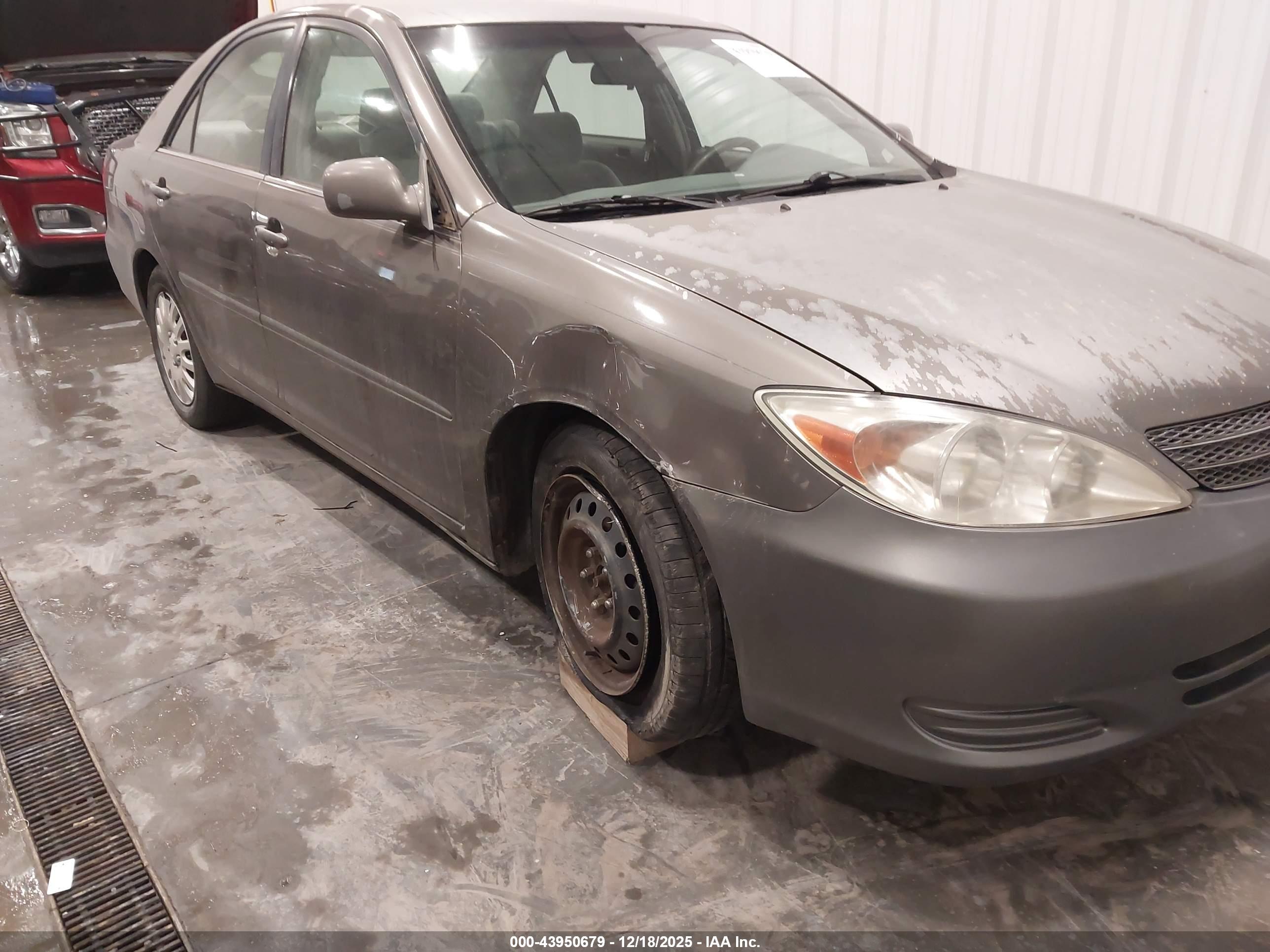 TOYOTA CAMRY image 6