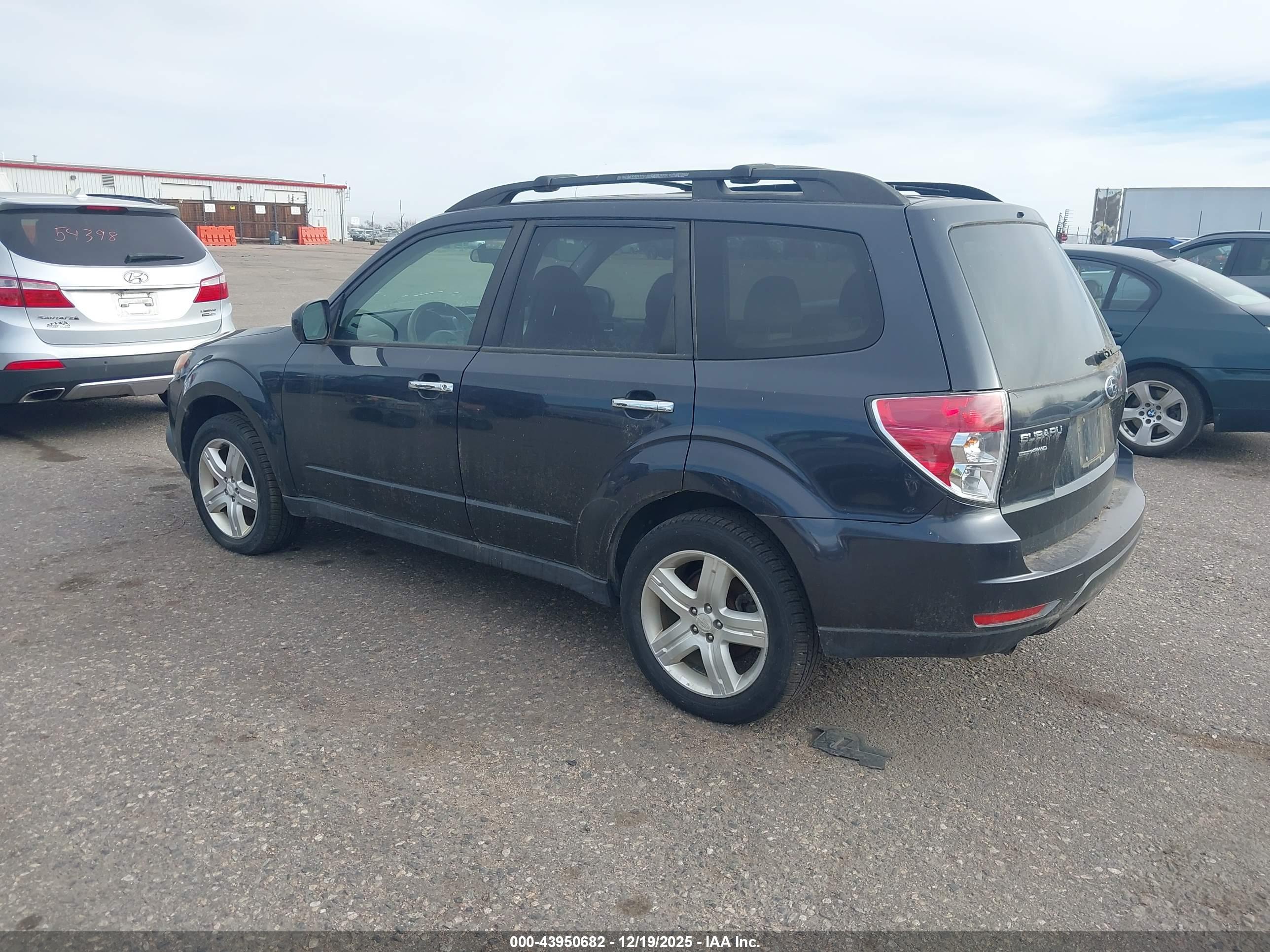 SUBARU FORESTER image 3