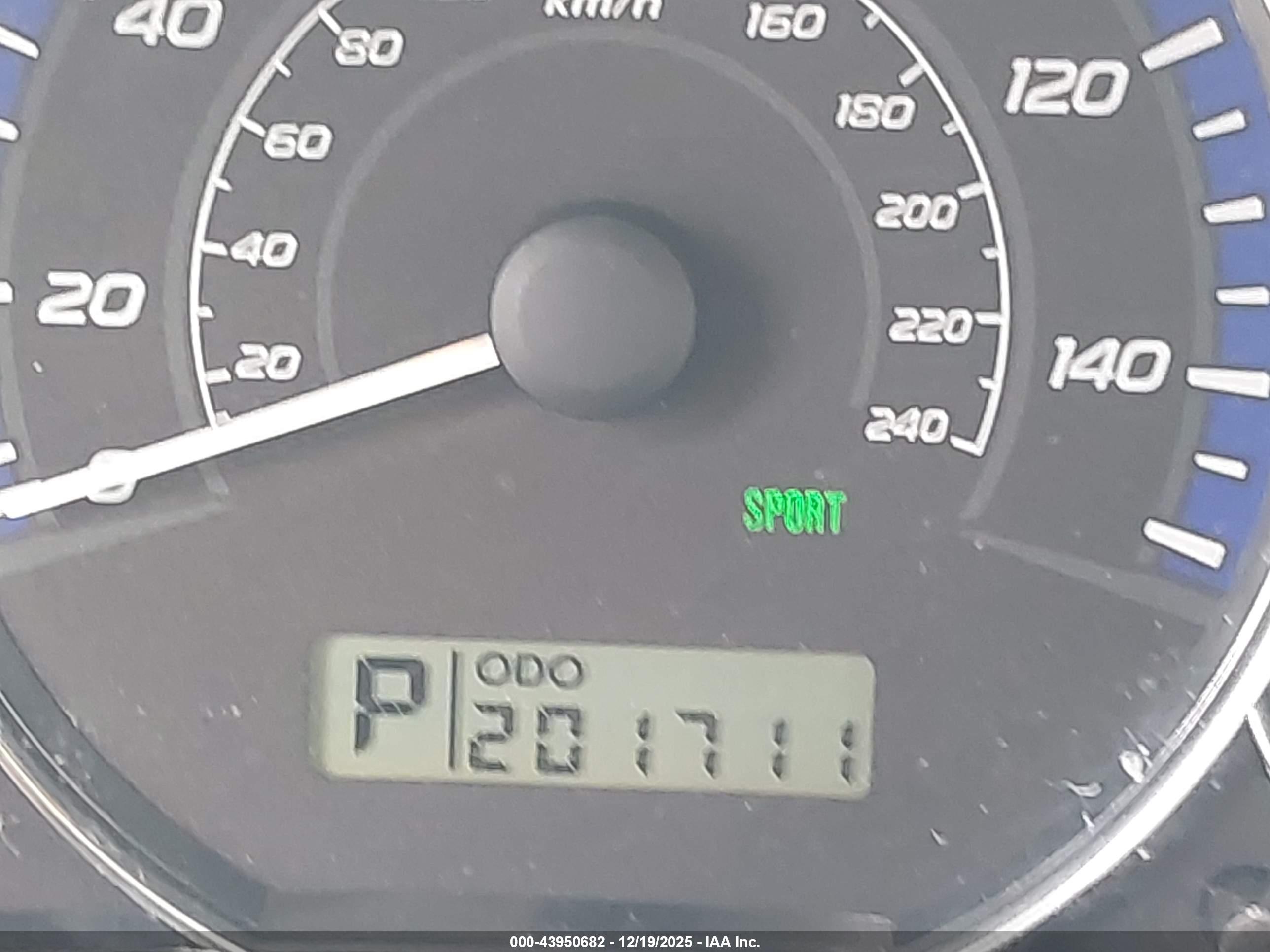SUBARU FORESTER image 7