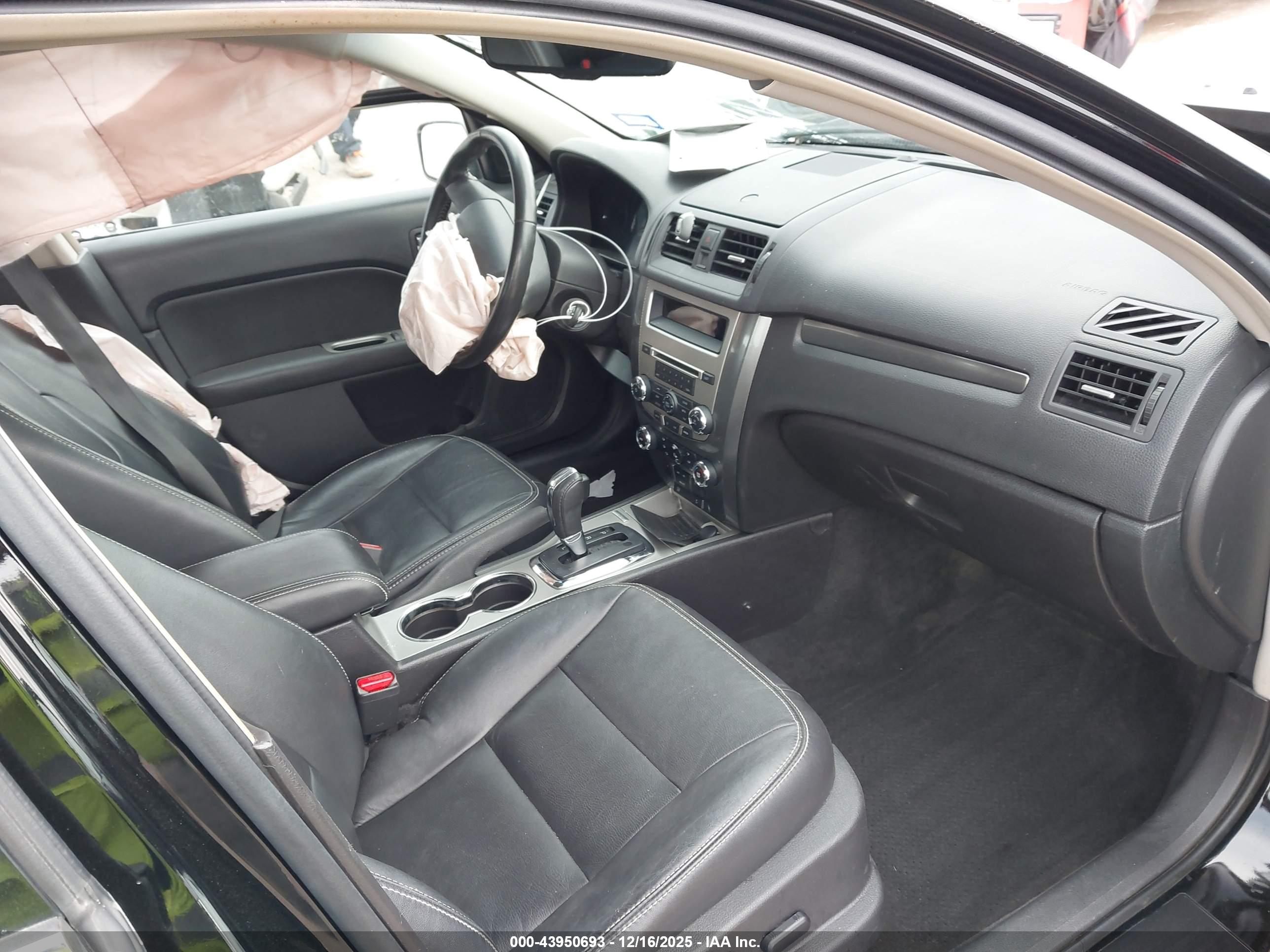 FORD FUSION image 5