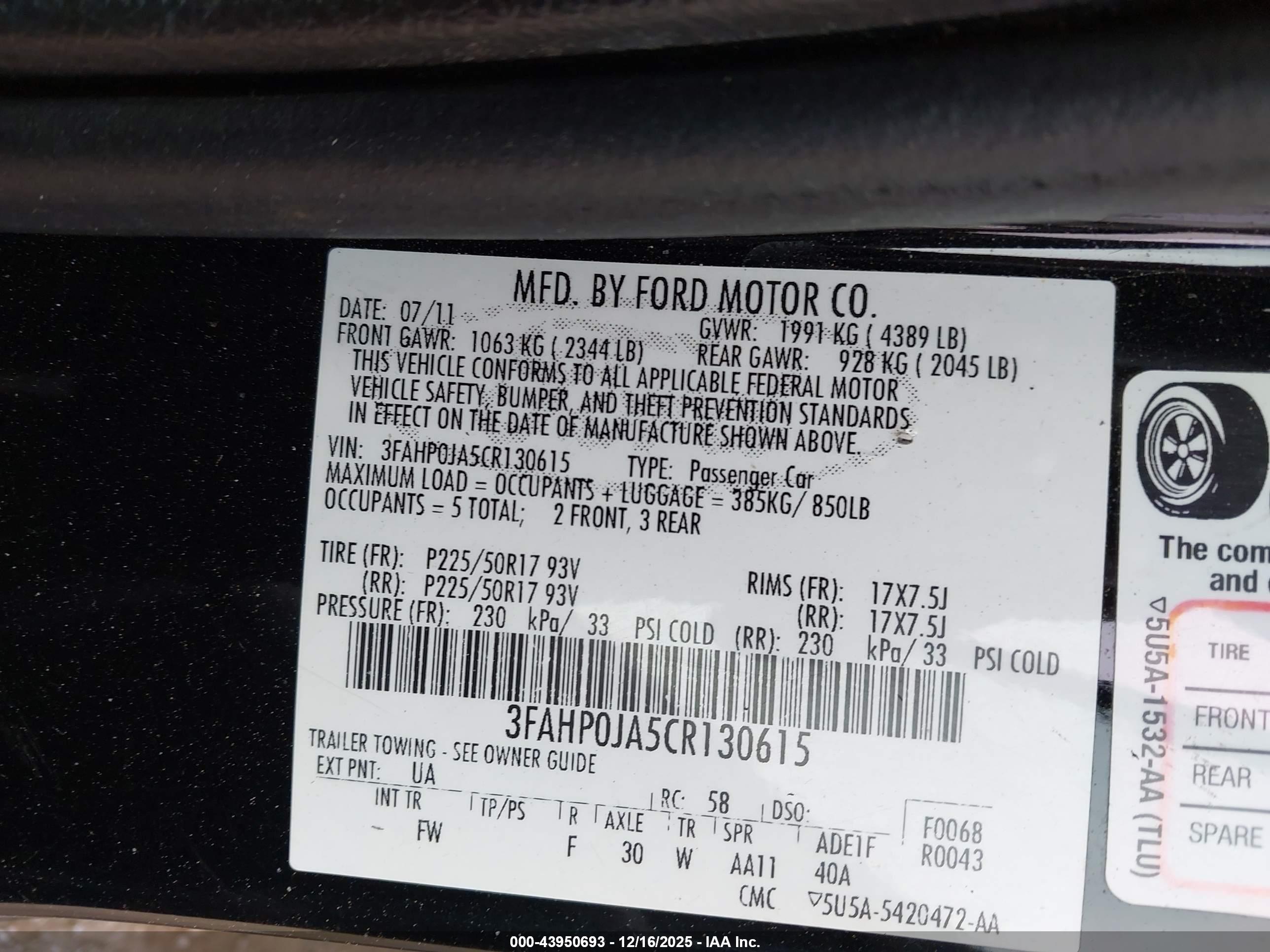 FORD FUSION image 9