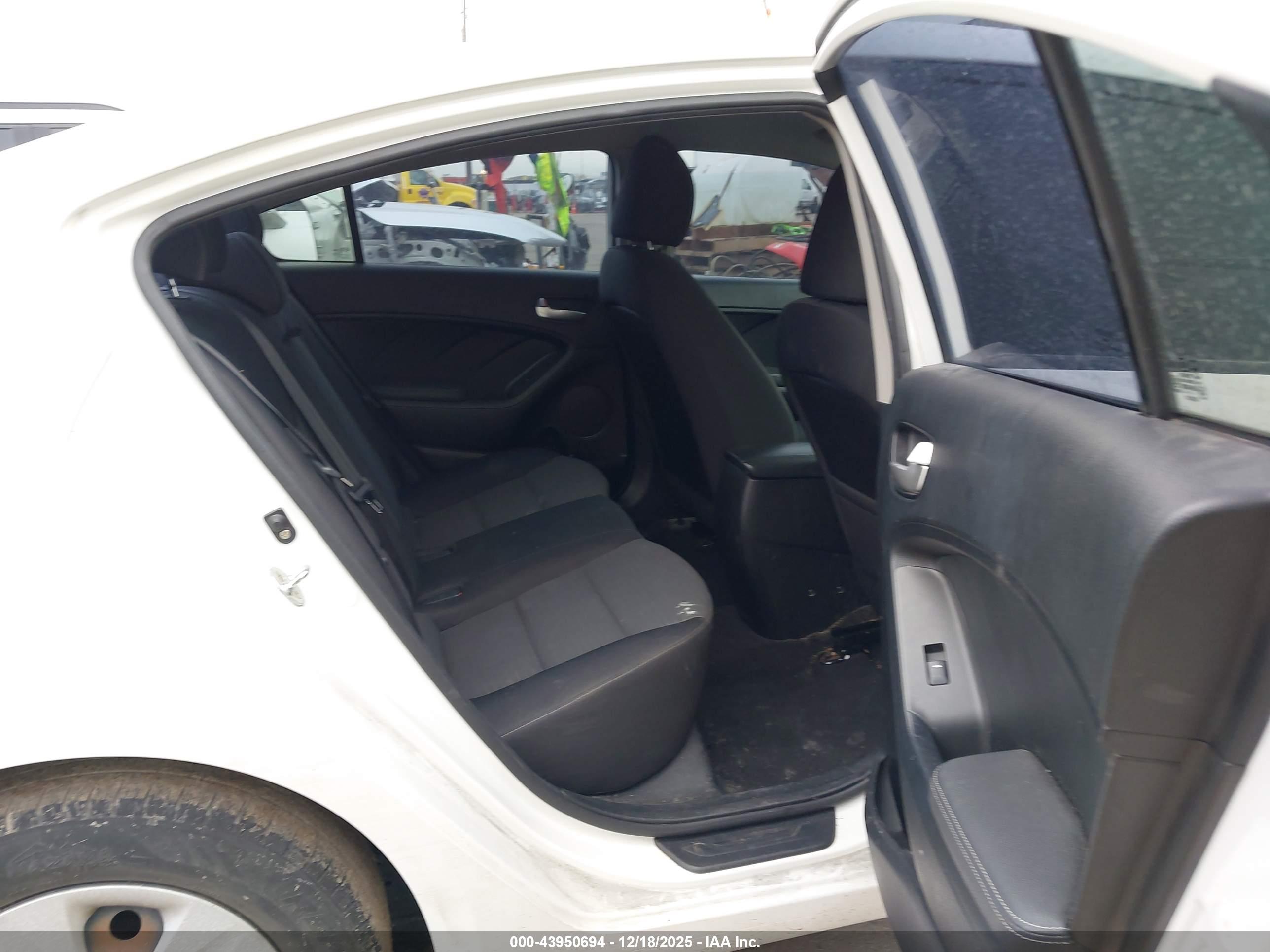 KIA FORTE image 8