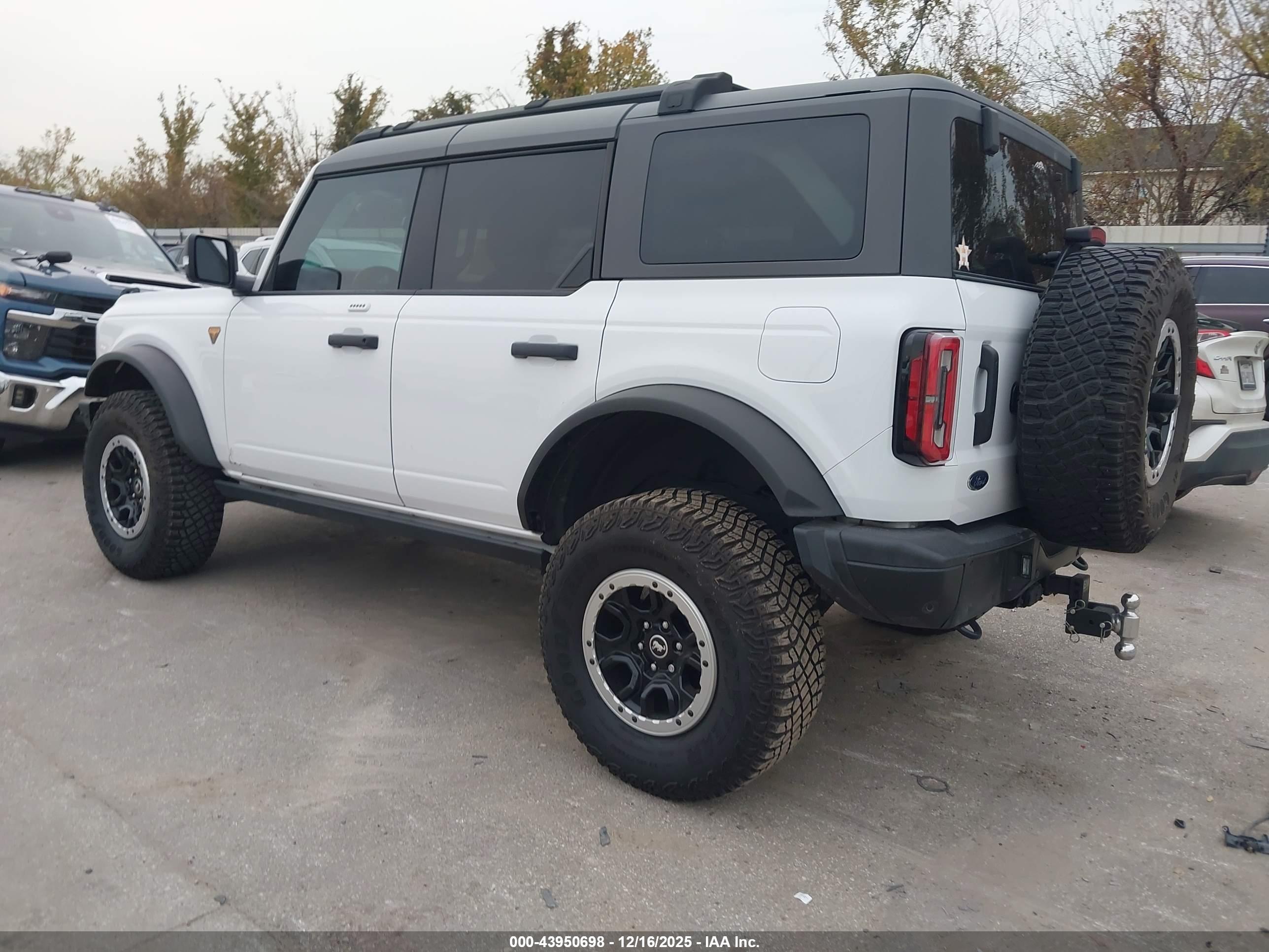 FORD BRONCO image 3