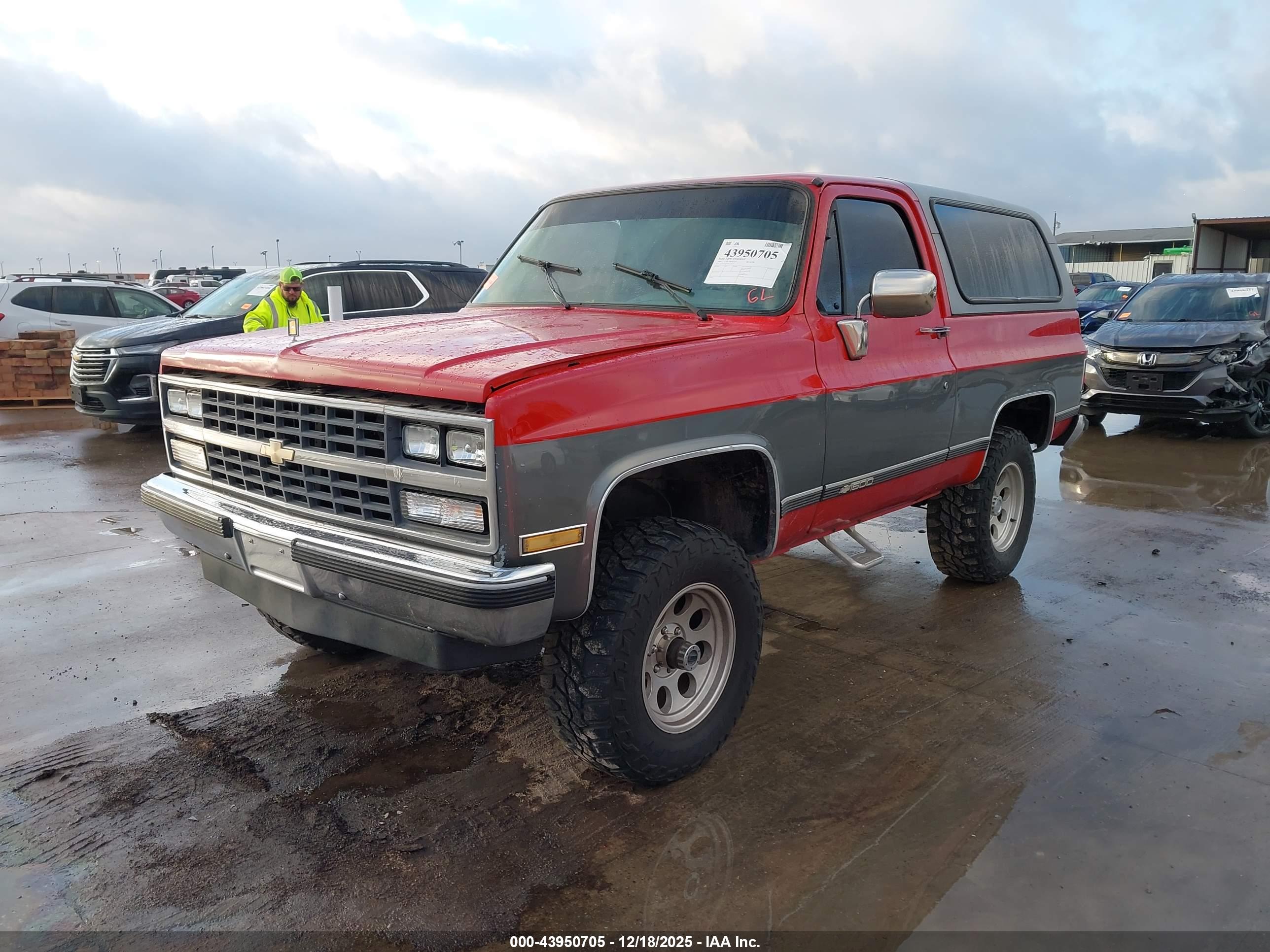 CHEVROLET BLAZER image 2