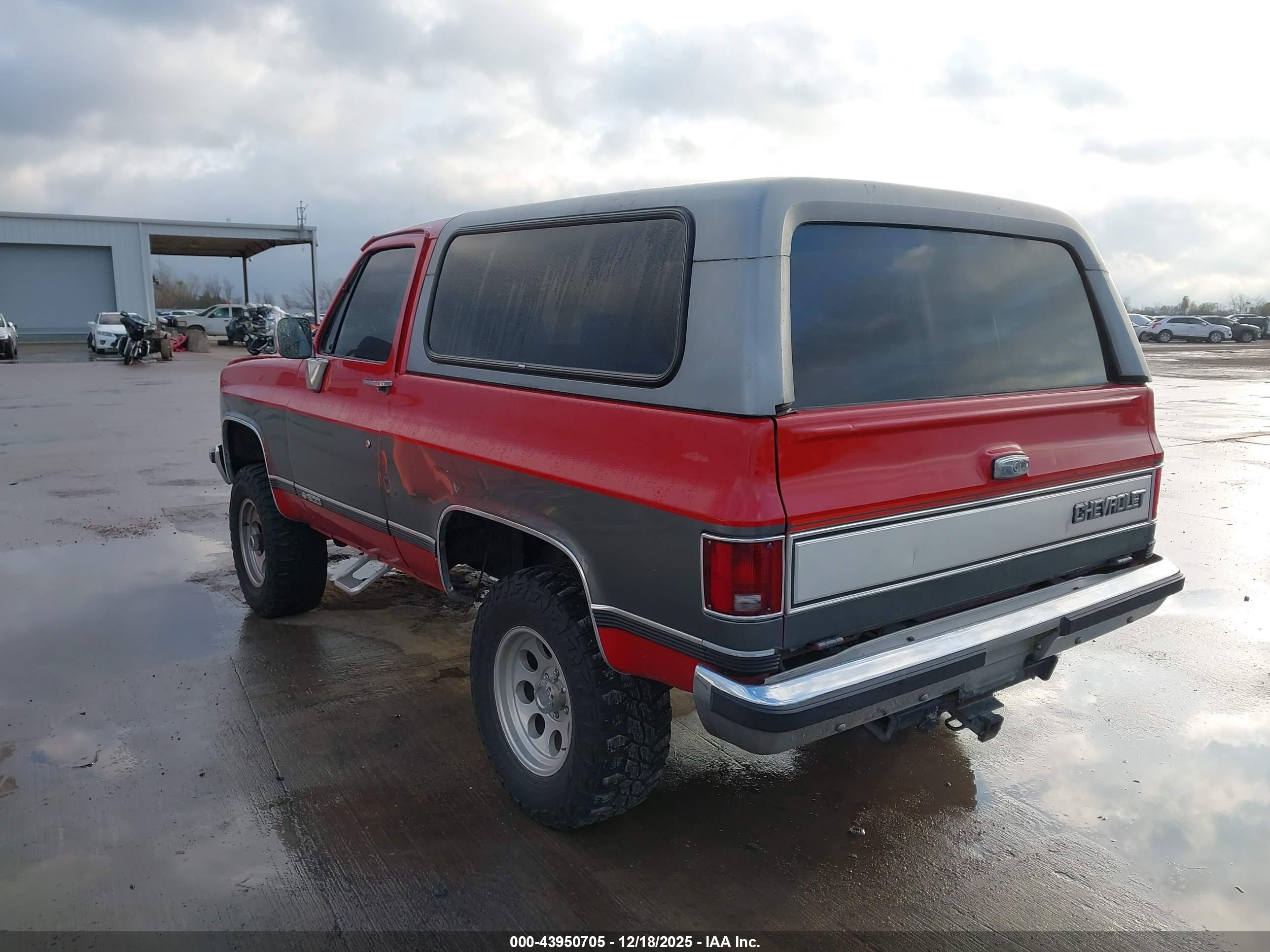 CHEVROLET BLAZER image 3