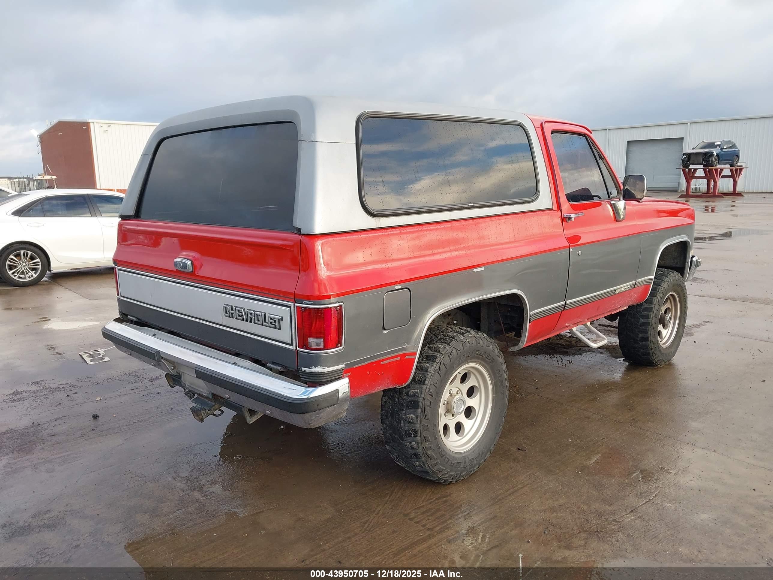 CHEVROLET BLAZER image 4