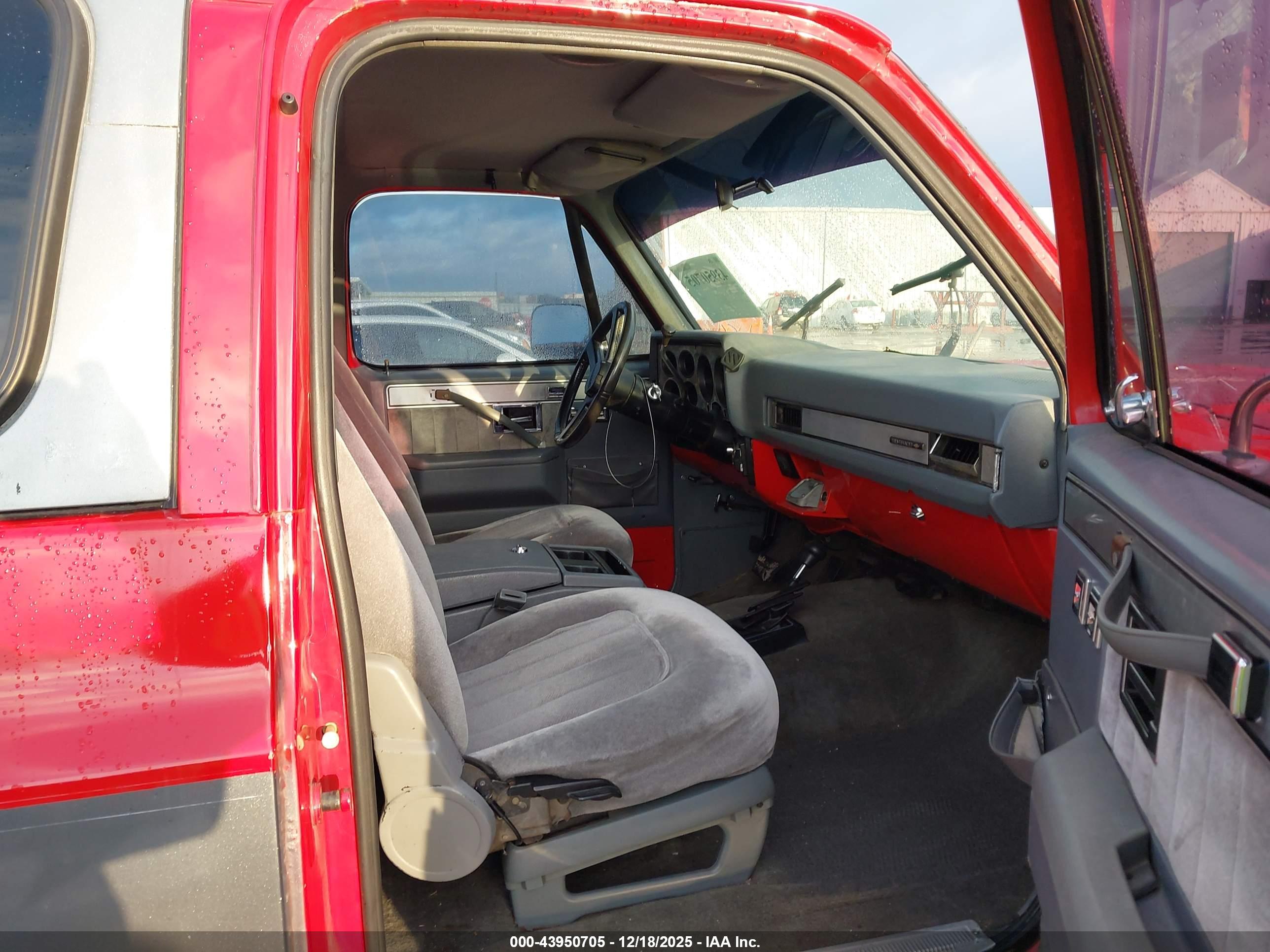 CHEVROLET BLAZER image 5