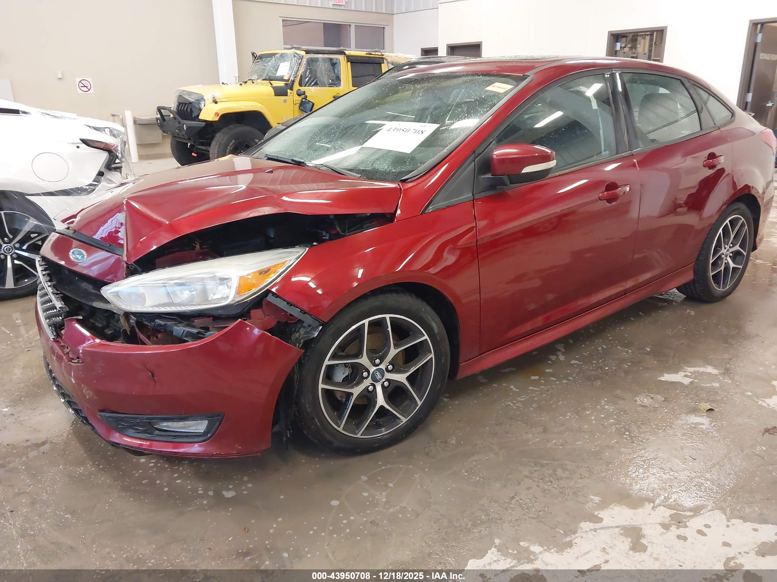 FORD FOCUS image 2