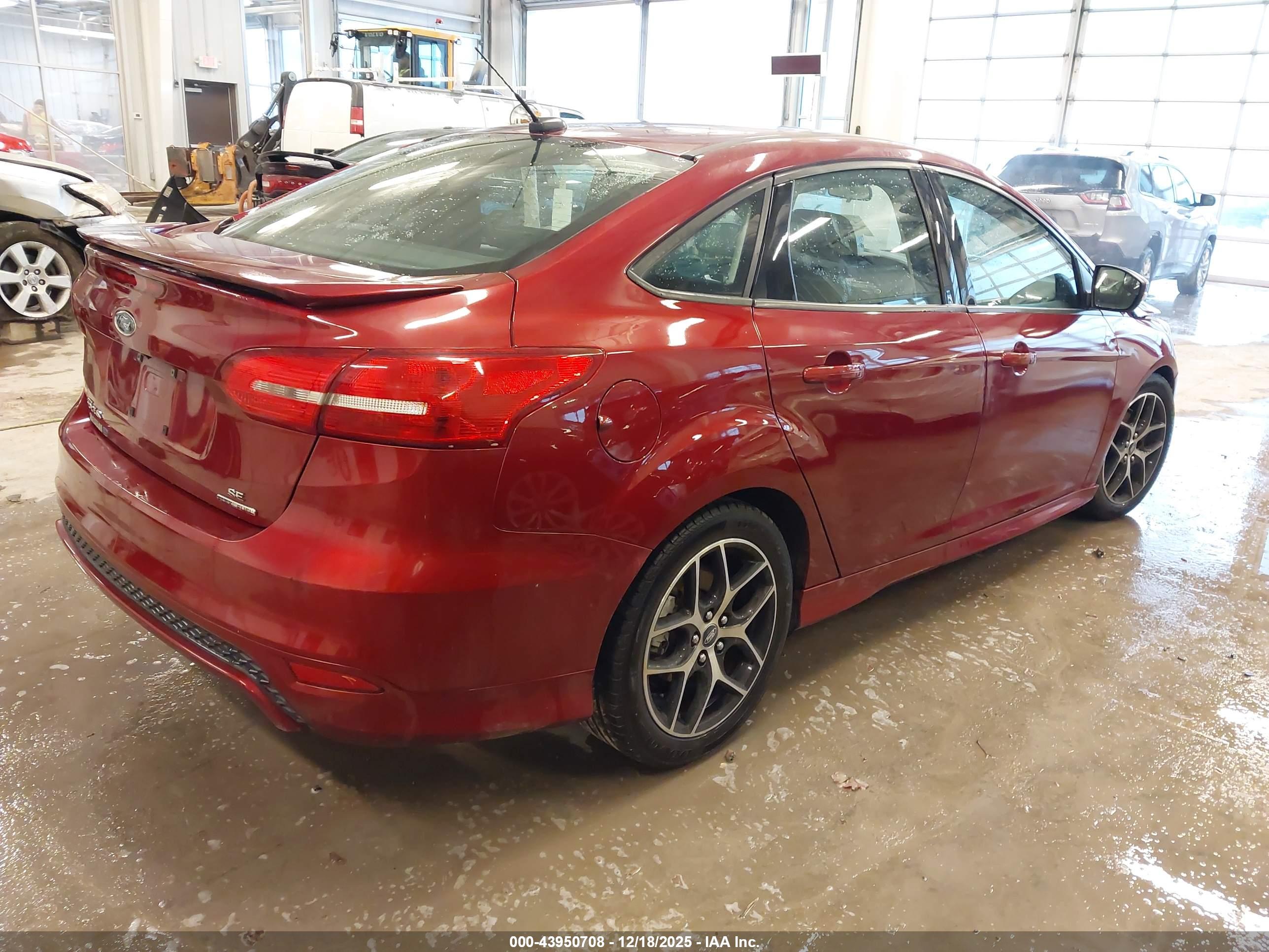 FORD FOCUS image 4