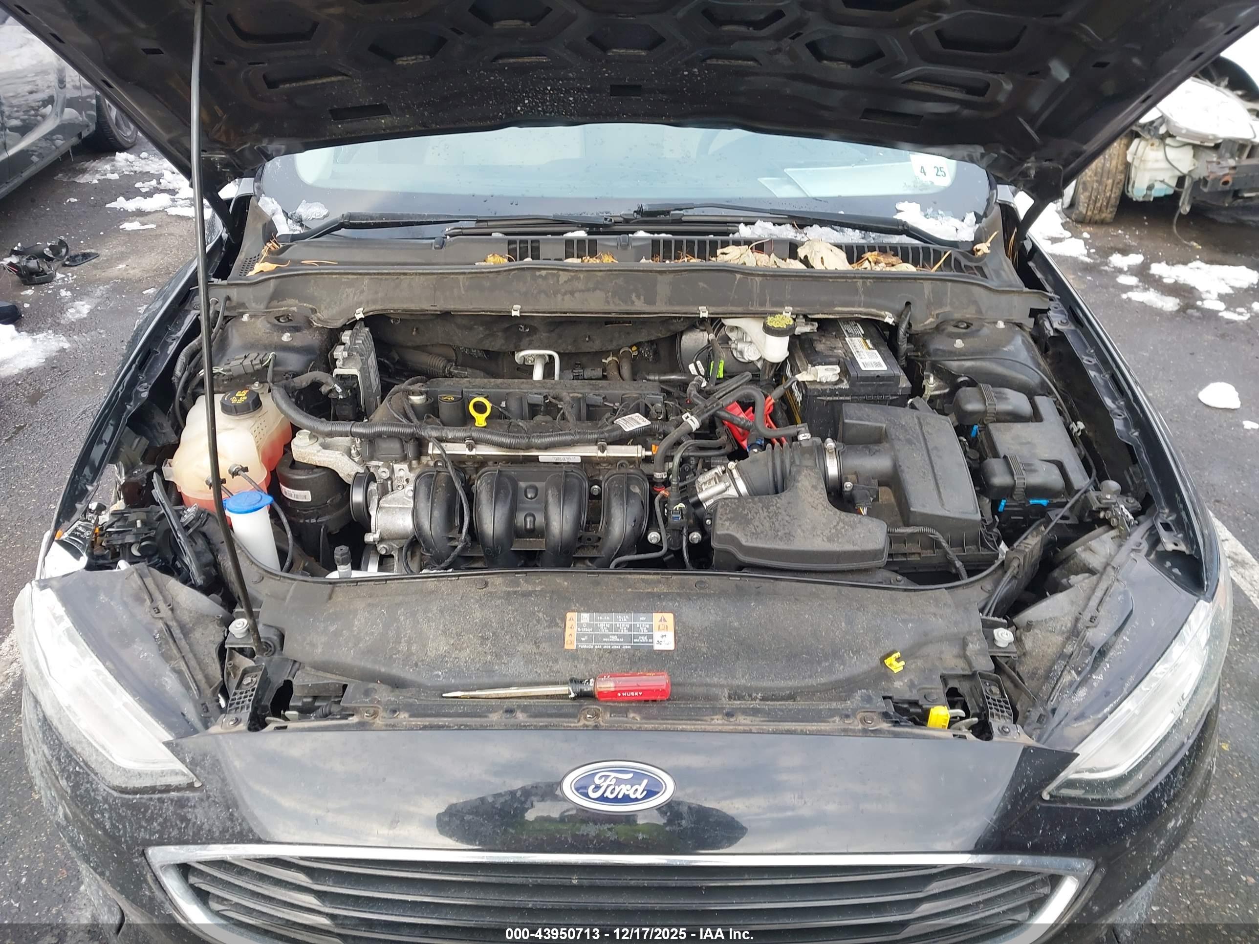FORD FUSION image 10