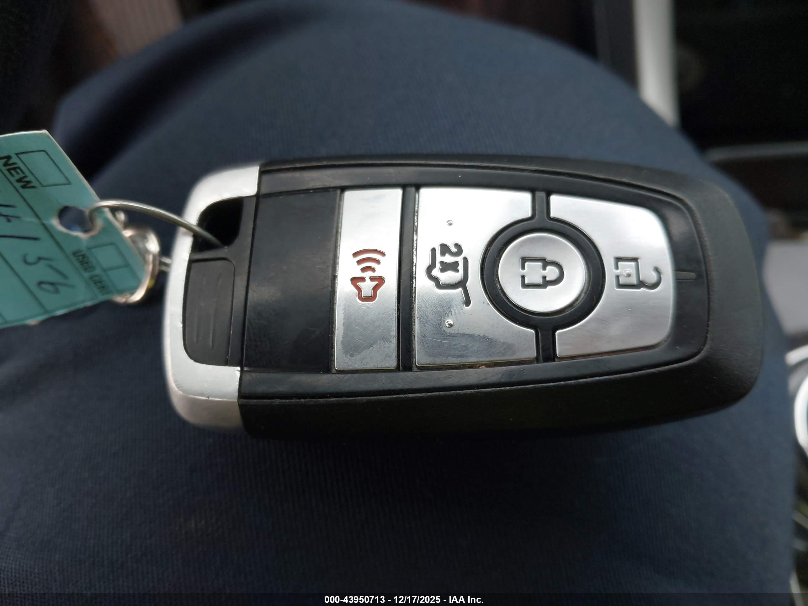 FORD FUSION image 11