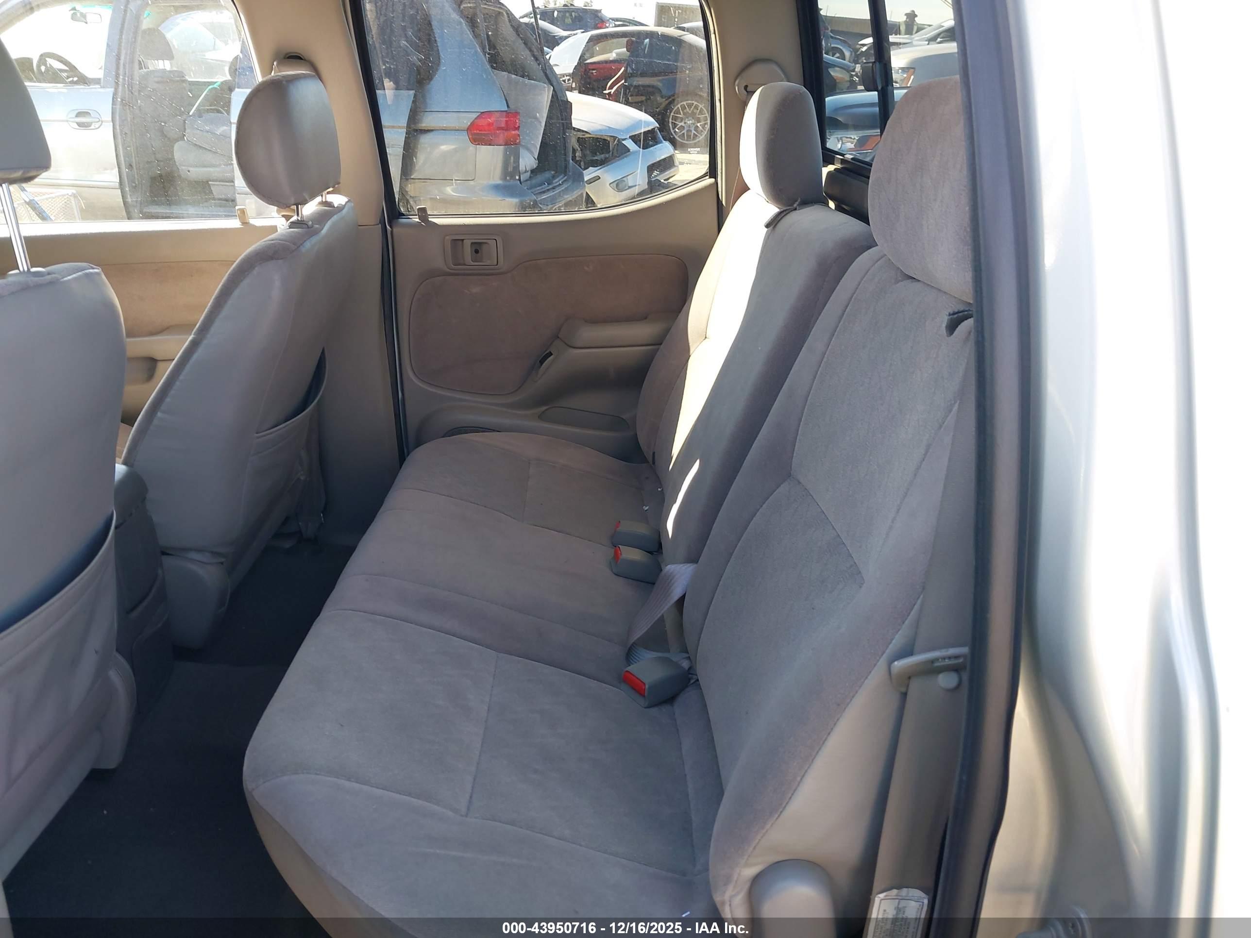 TOYOTA TACOMA image 8