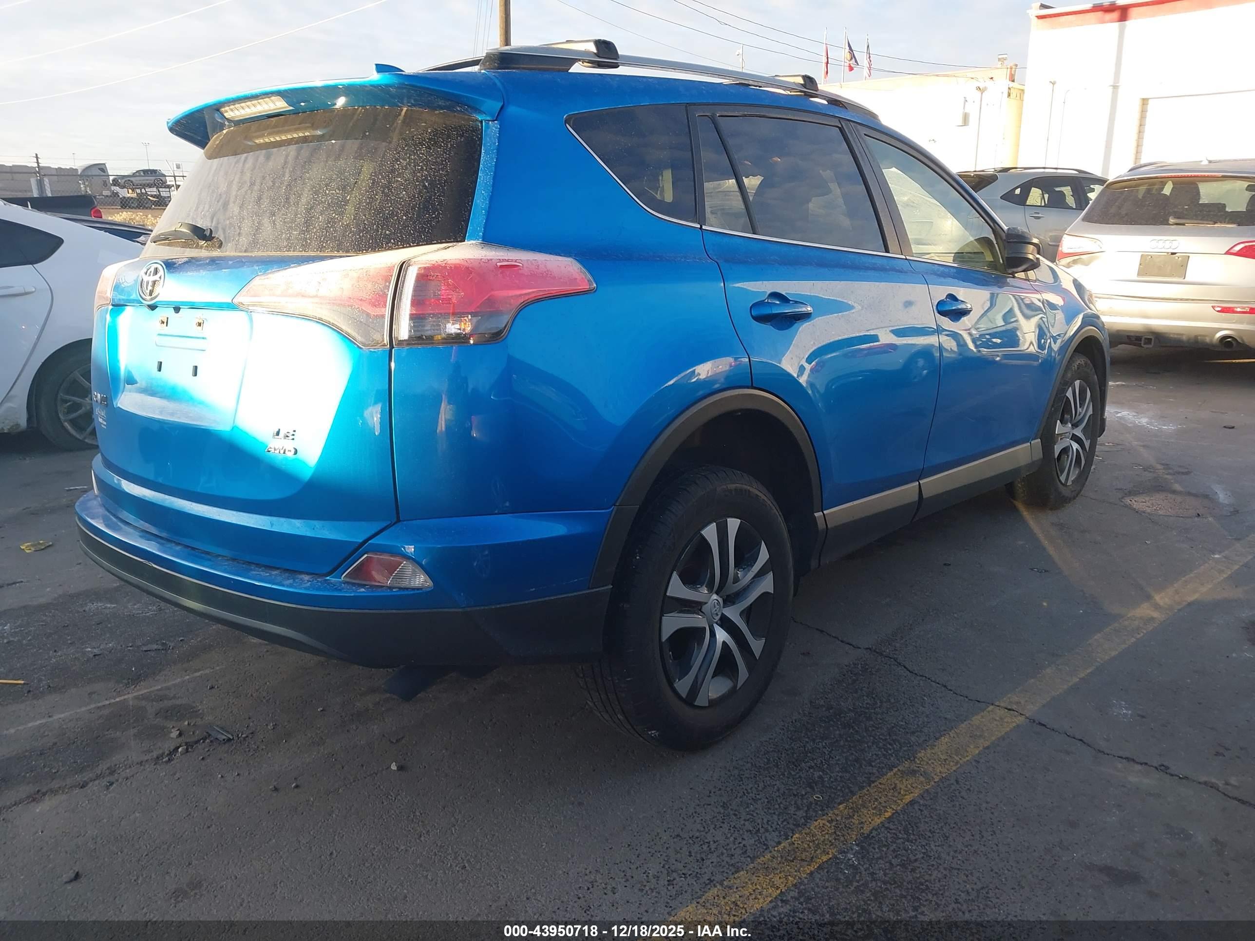 TOYOTA RAV4 image 4