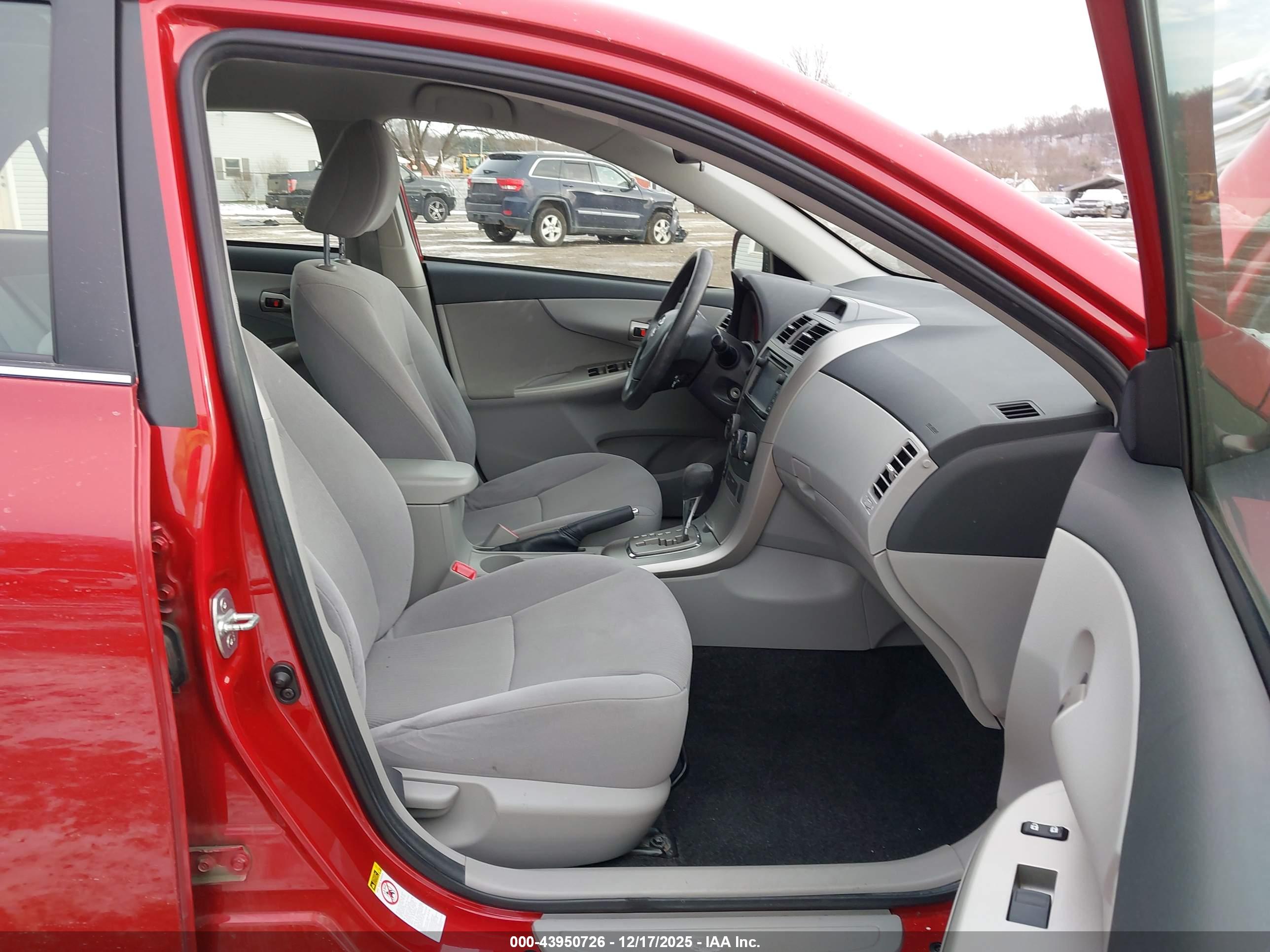 TOYOTA COROLLA image 5