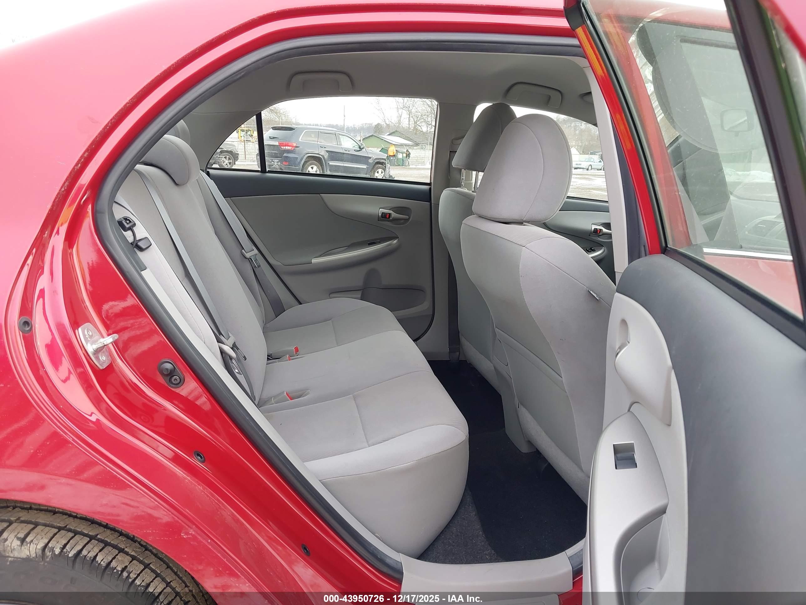 TOYOTA COROLLA image 8