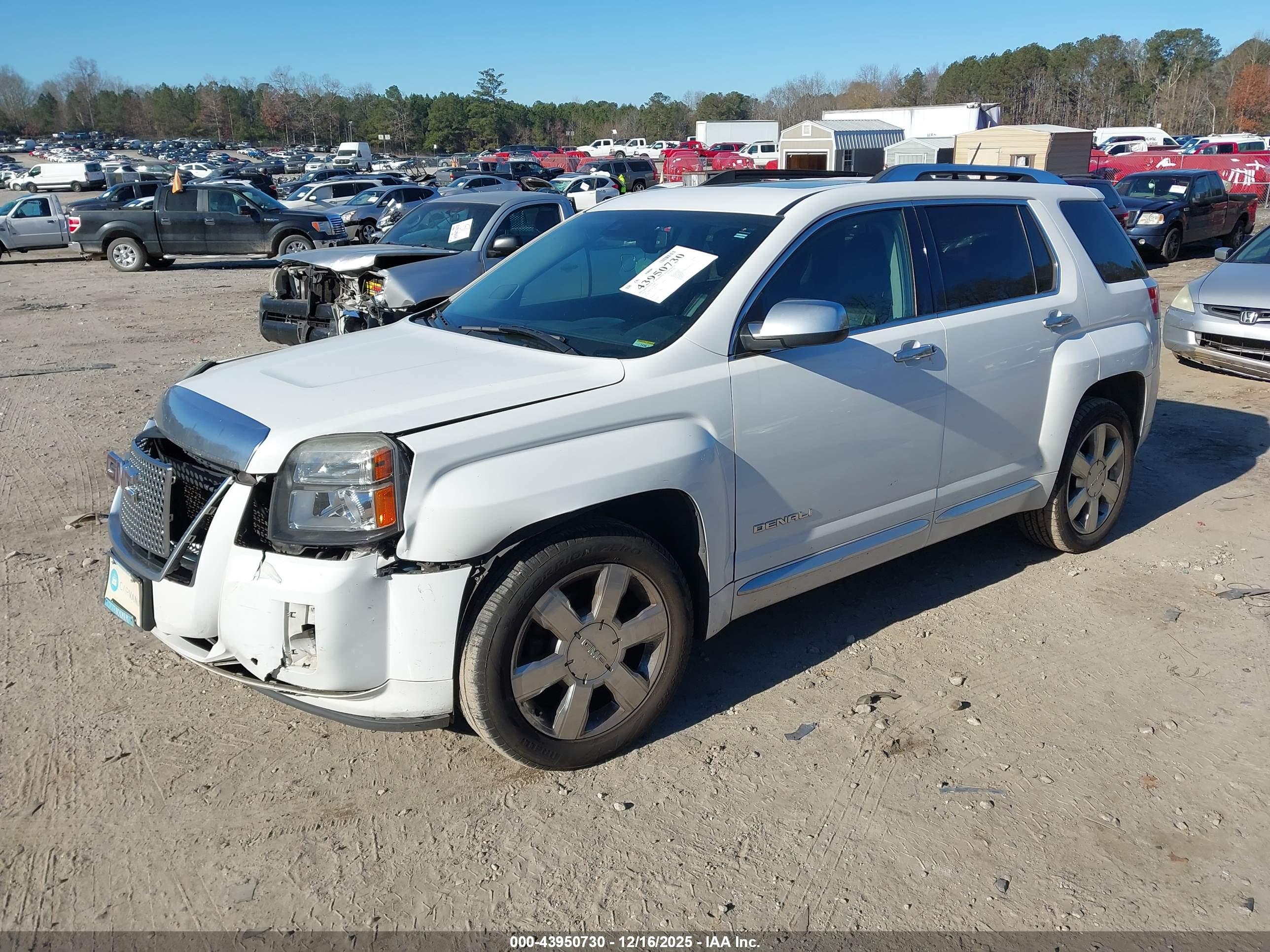 GMC TERRAIN image 2