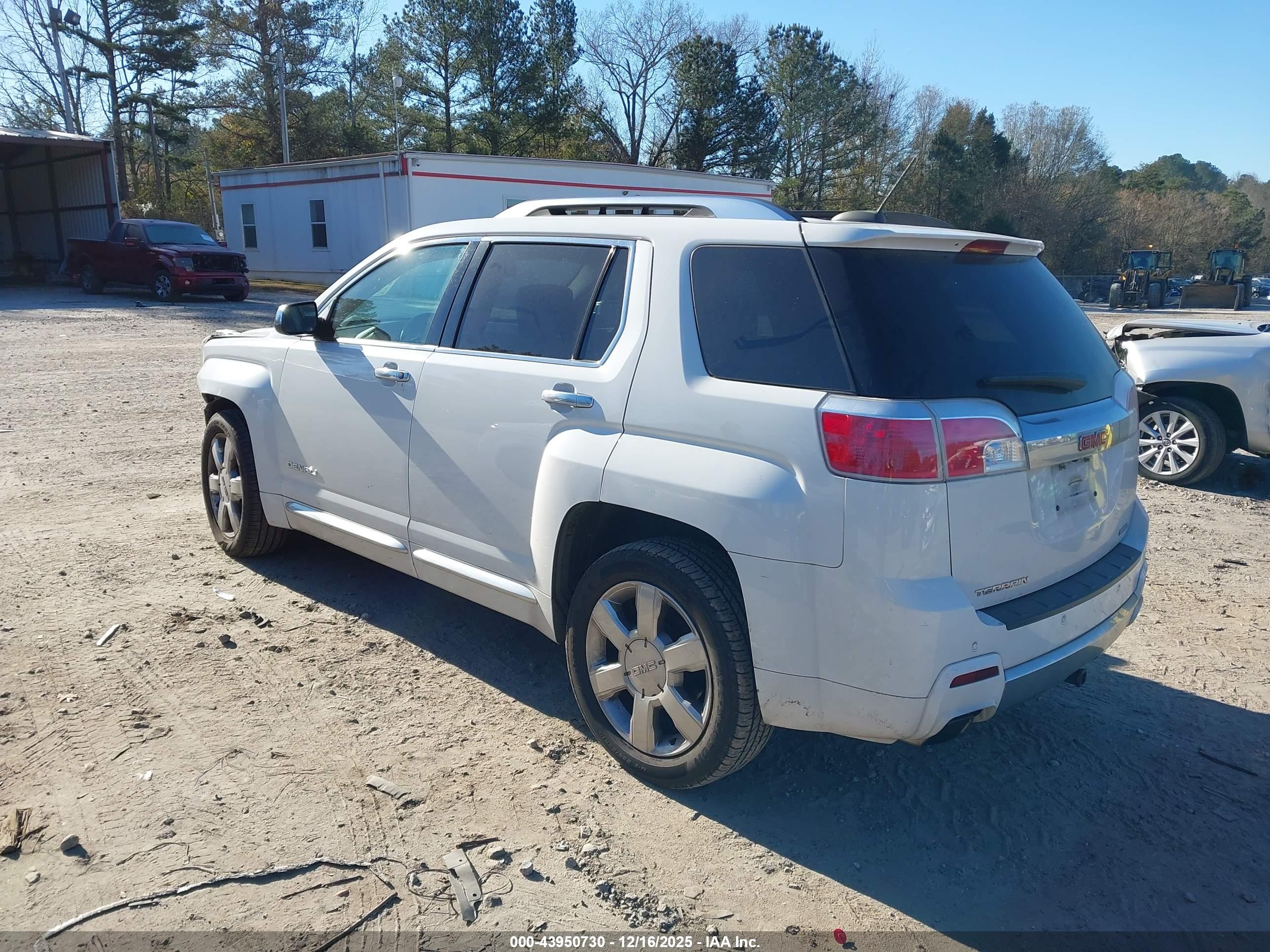 GMC TERRAIN image 3