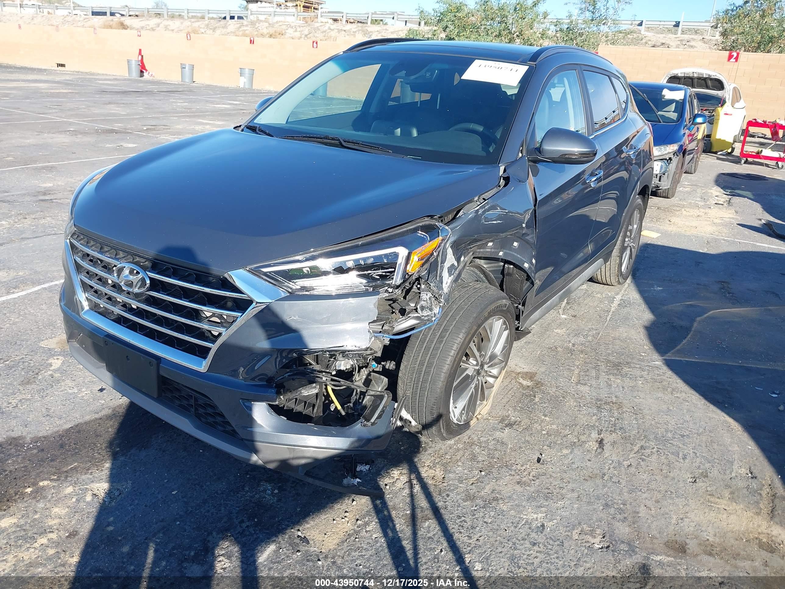 HYUNDAI TUCSON image 2