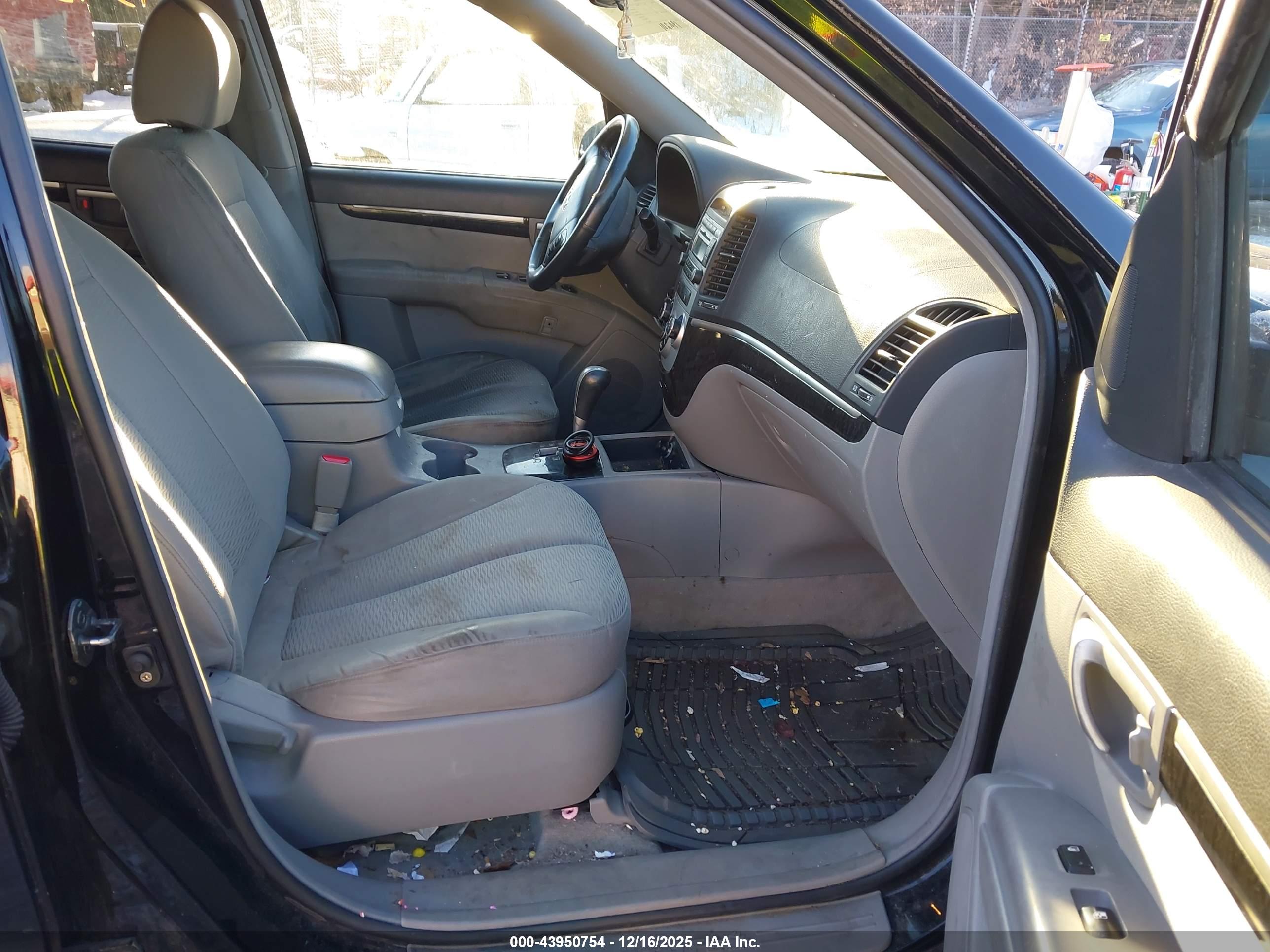 HYUNDAI SANTA image 5