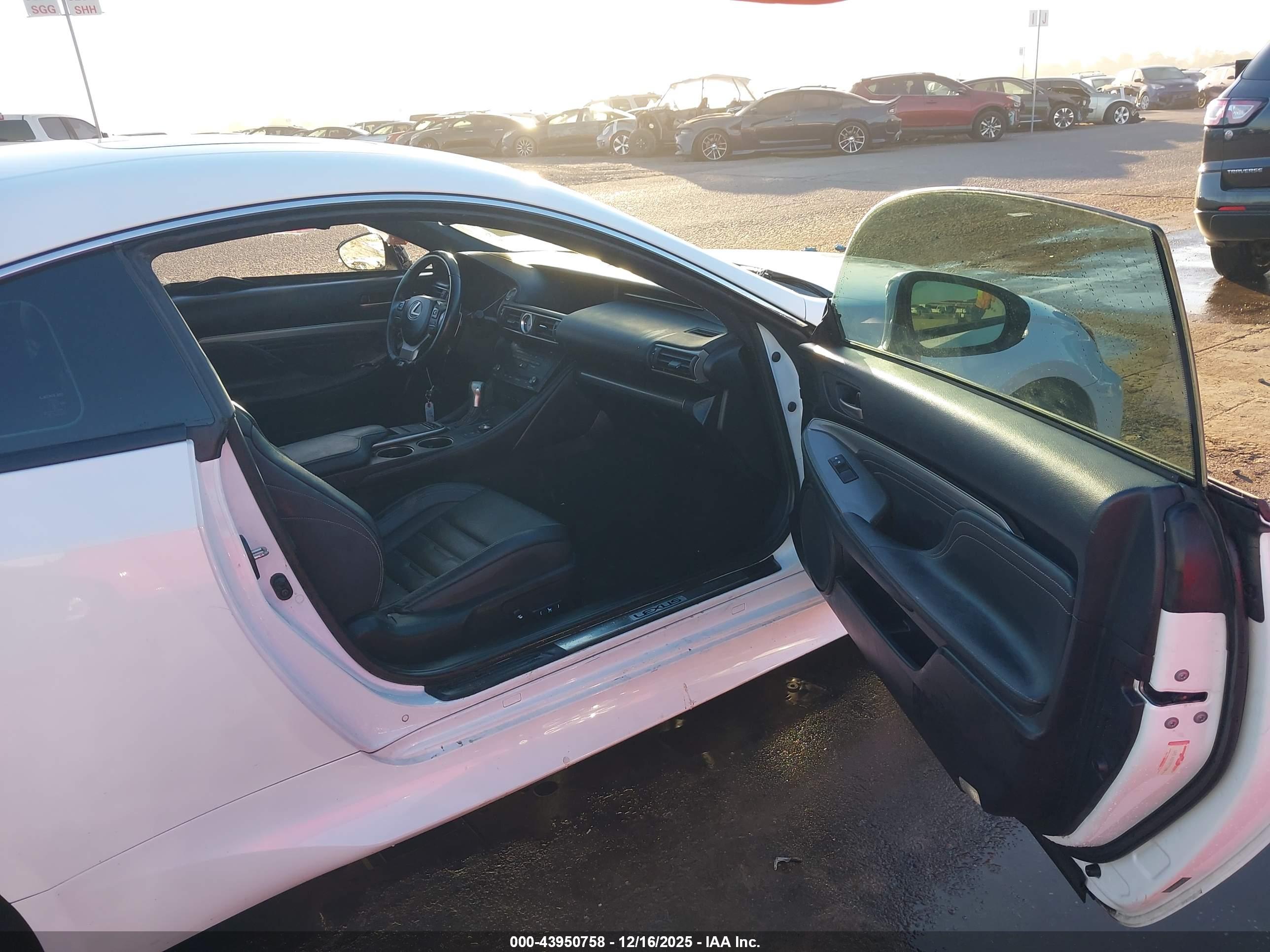 LEXUS RC image 5