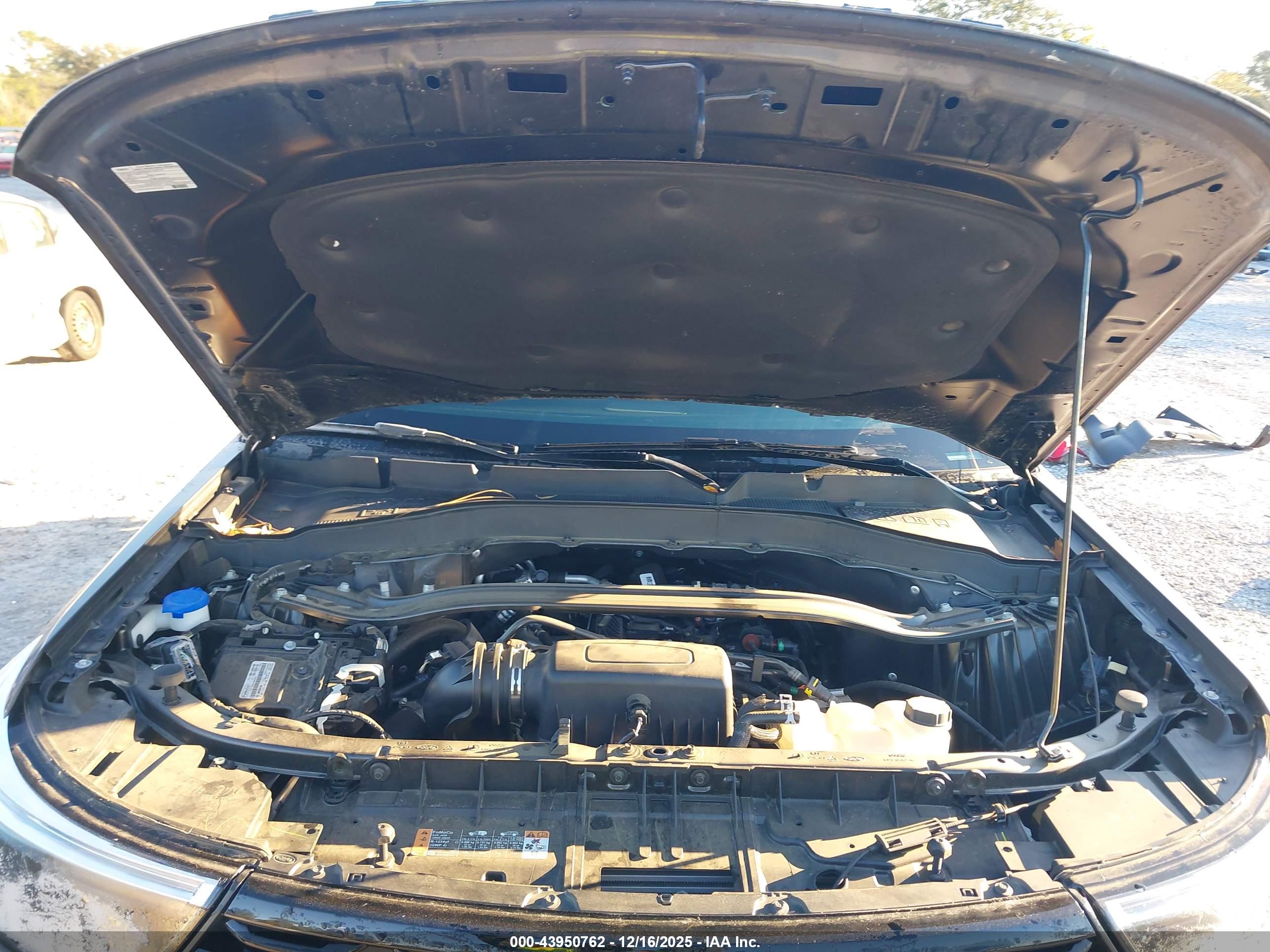 FORD EXPLORER image 10