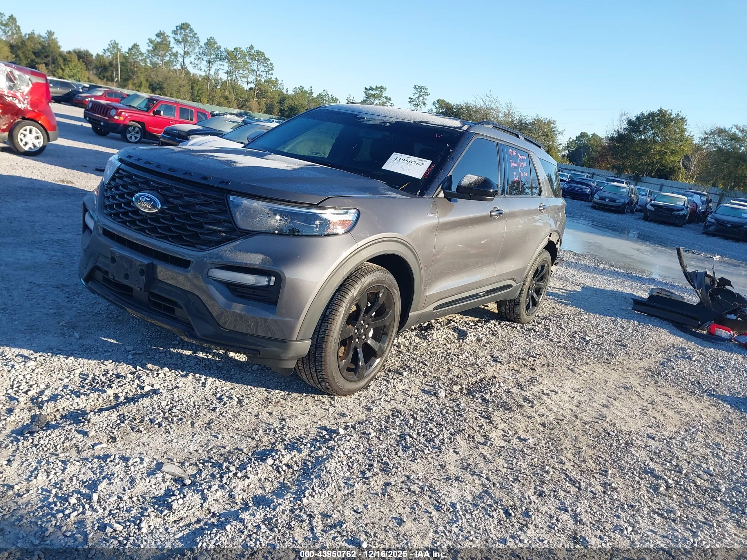 FORD EXPLORER image 2