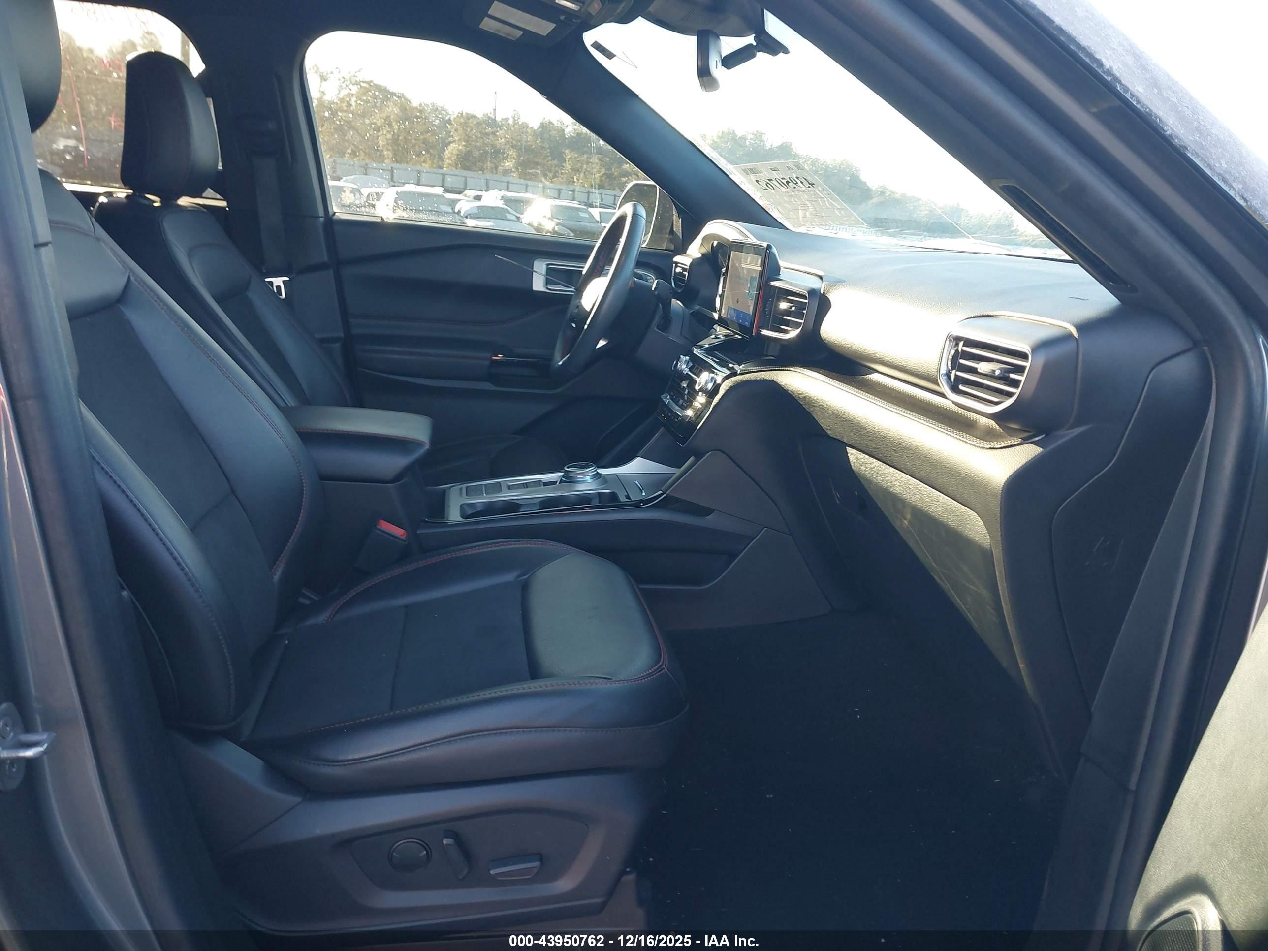 FORD EXPLORER image 5