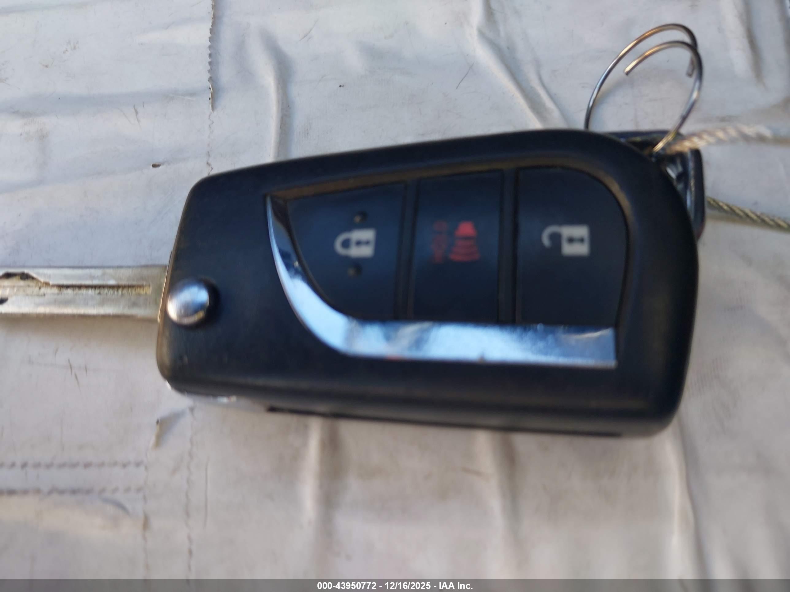 TOYOTA COROLLA image 11