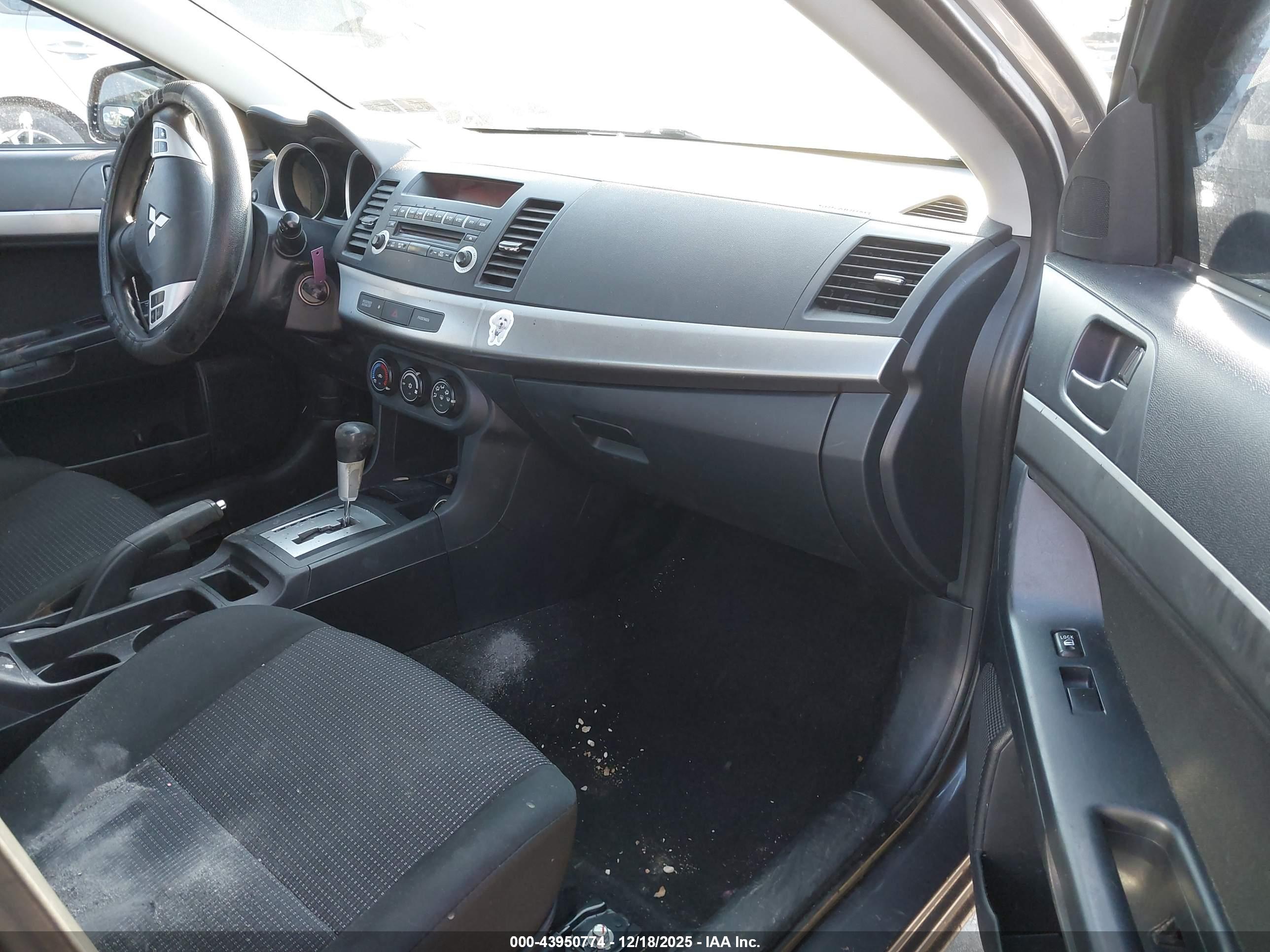 MITSUBISHI LANCER image 5