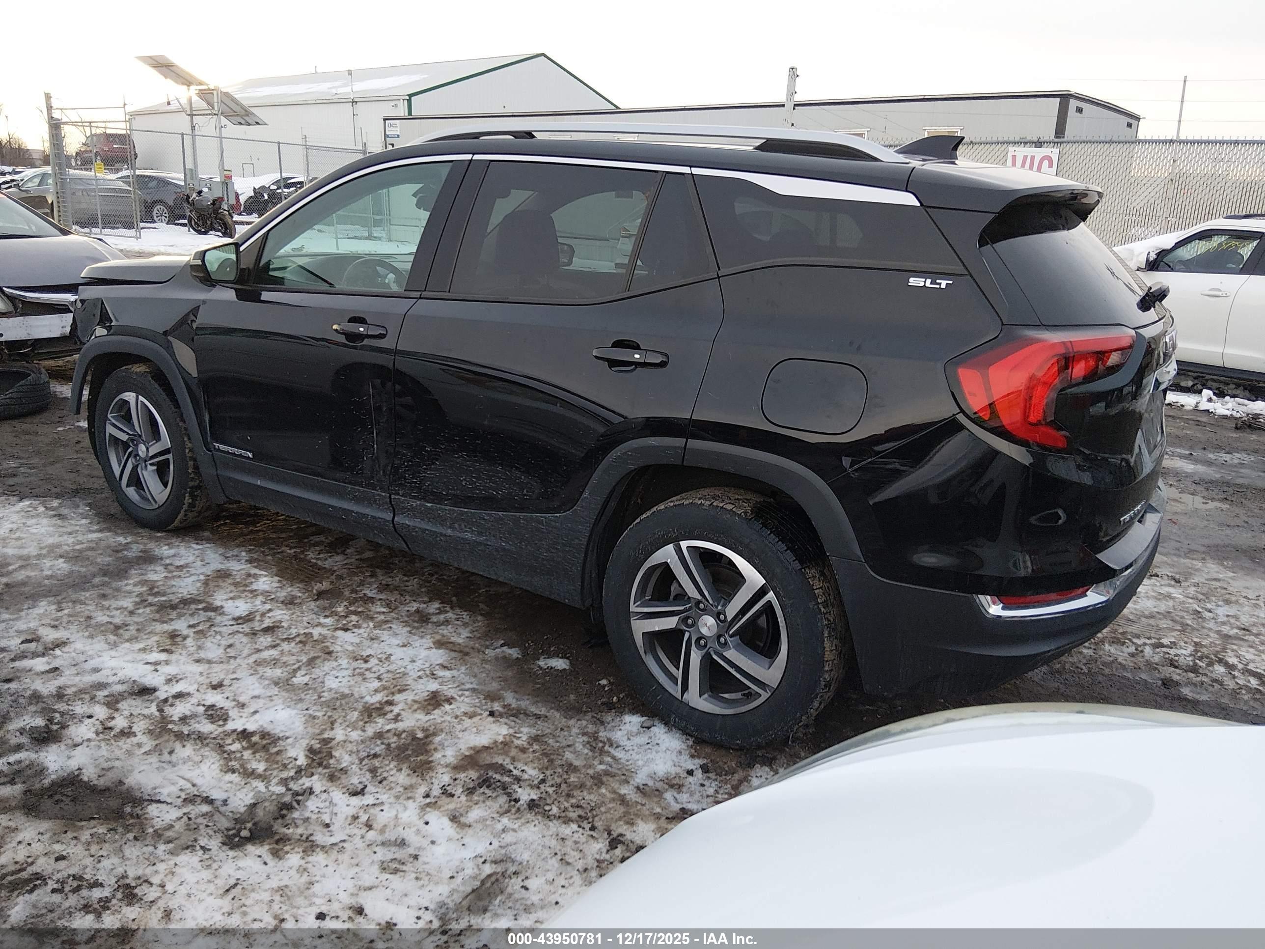 GMC TERRAIN image 3