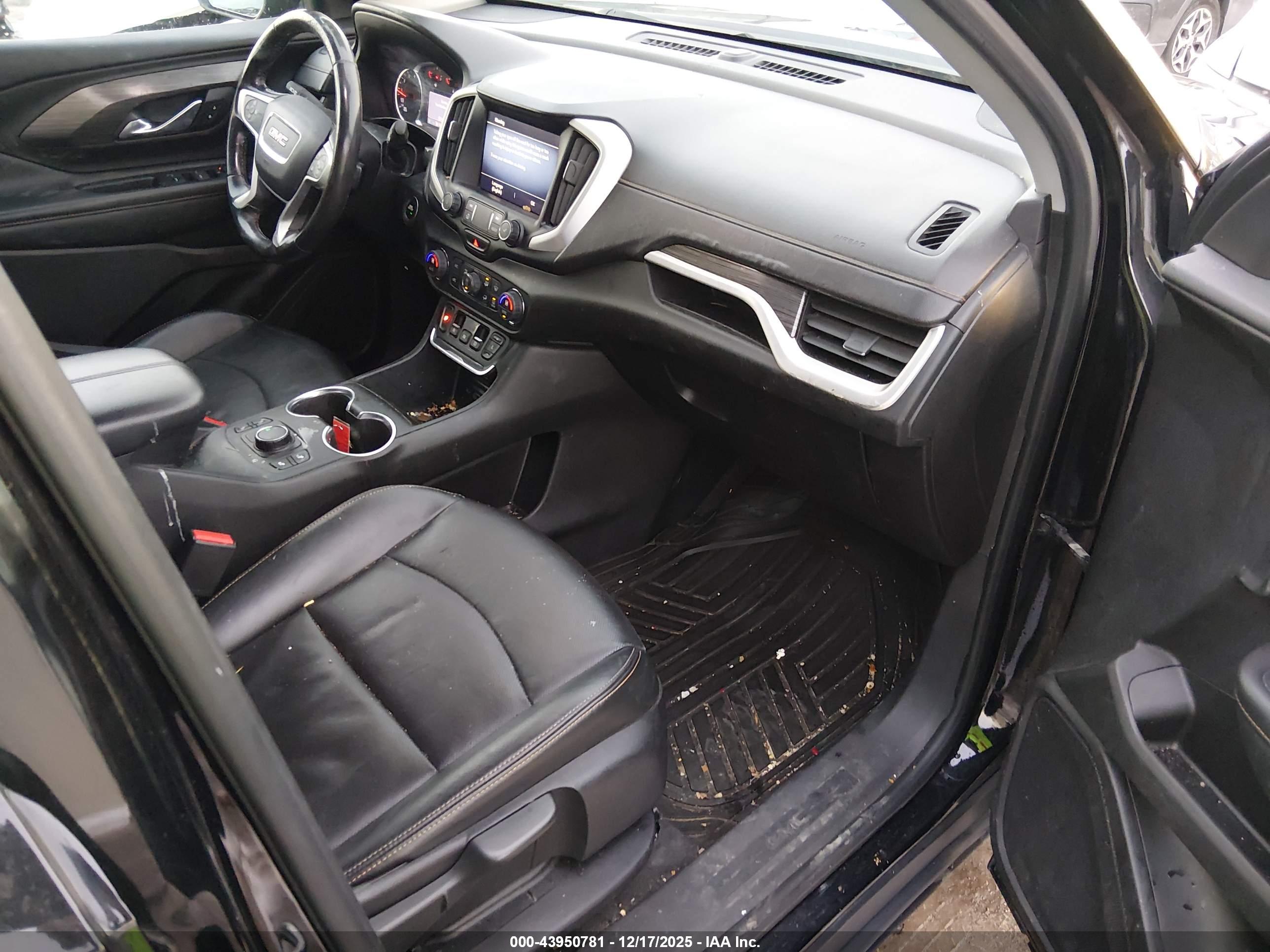 GMC TERRAIN image 5