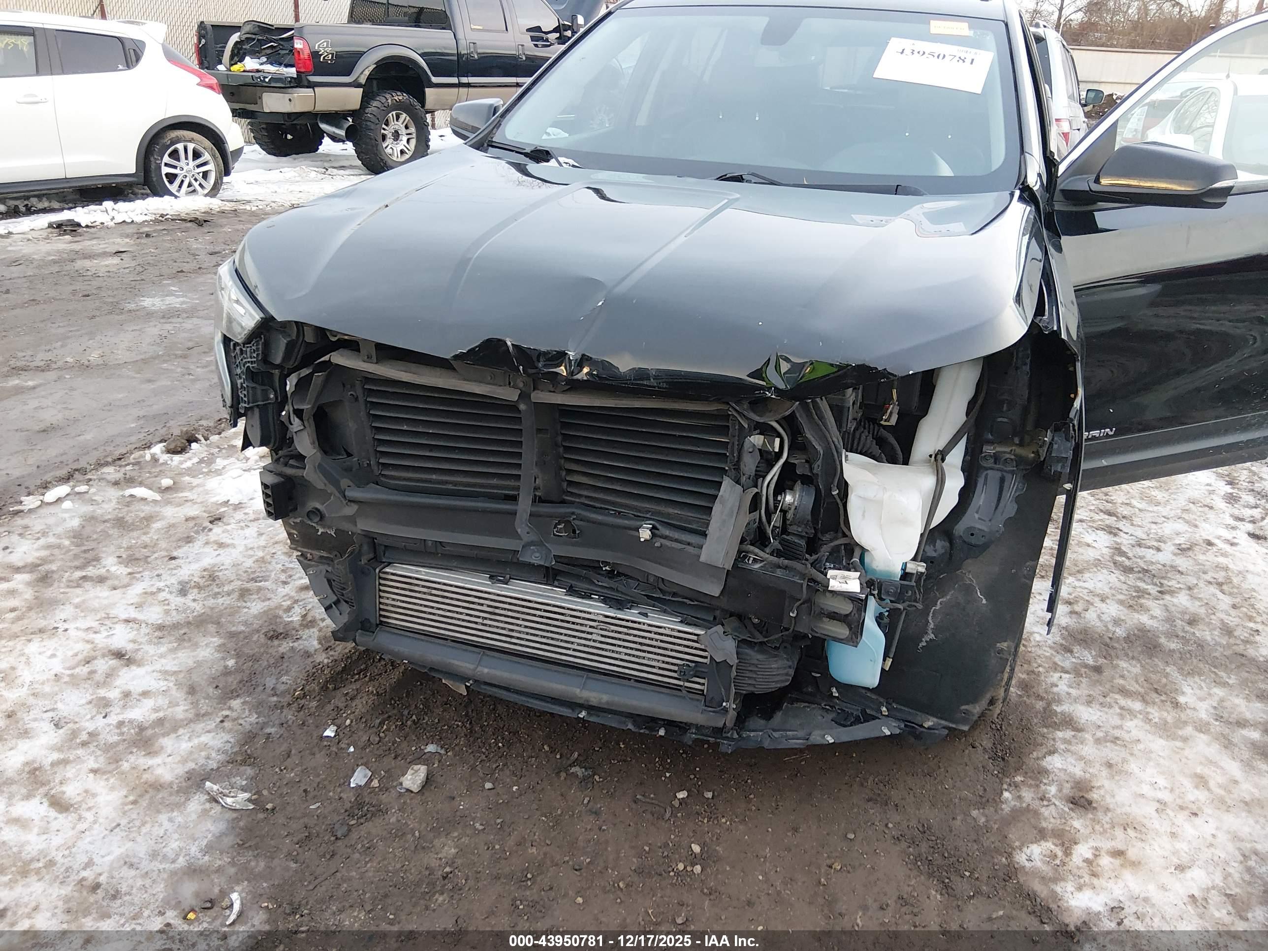 GMC TERRAIN image 6