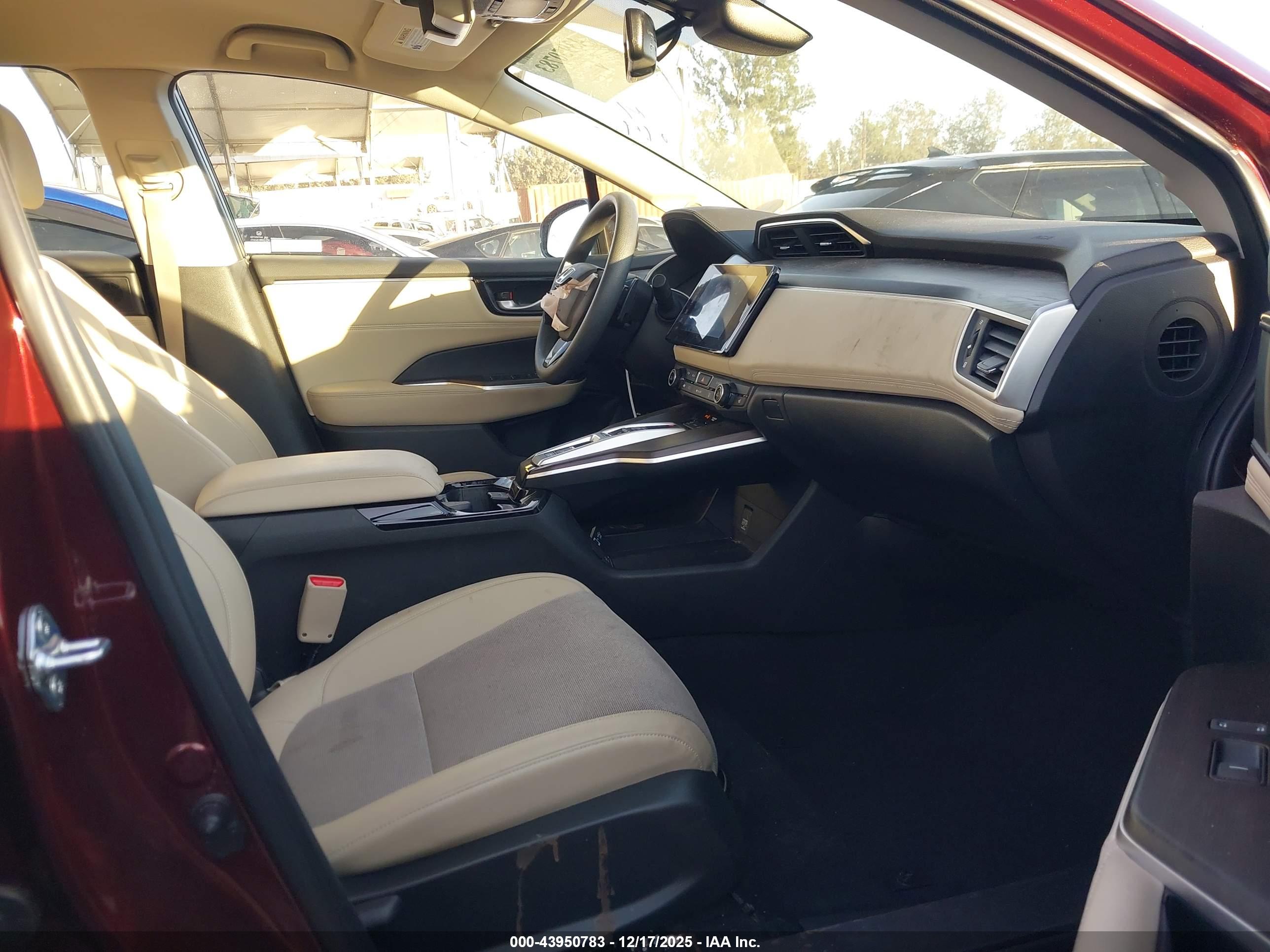 HONDA CLARITY image 5