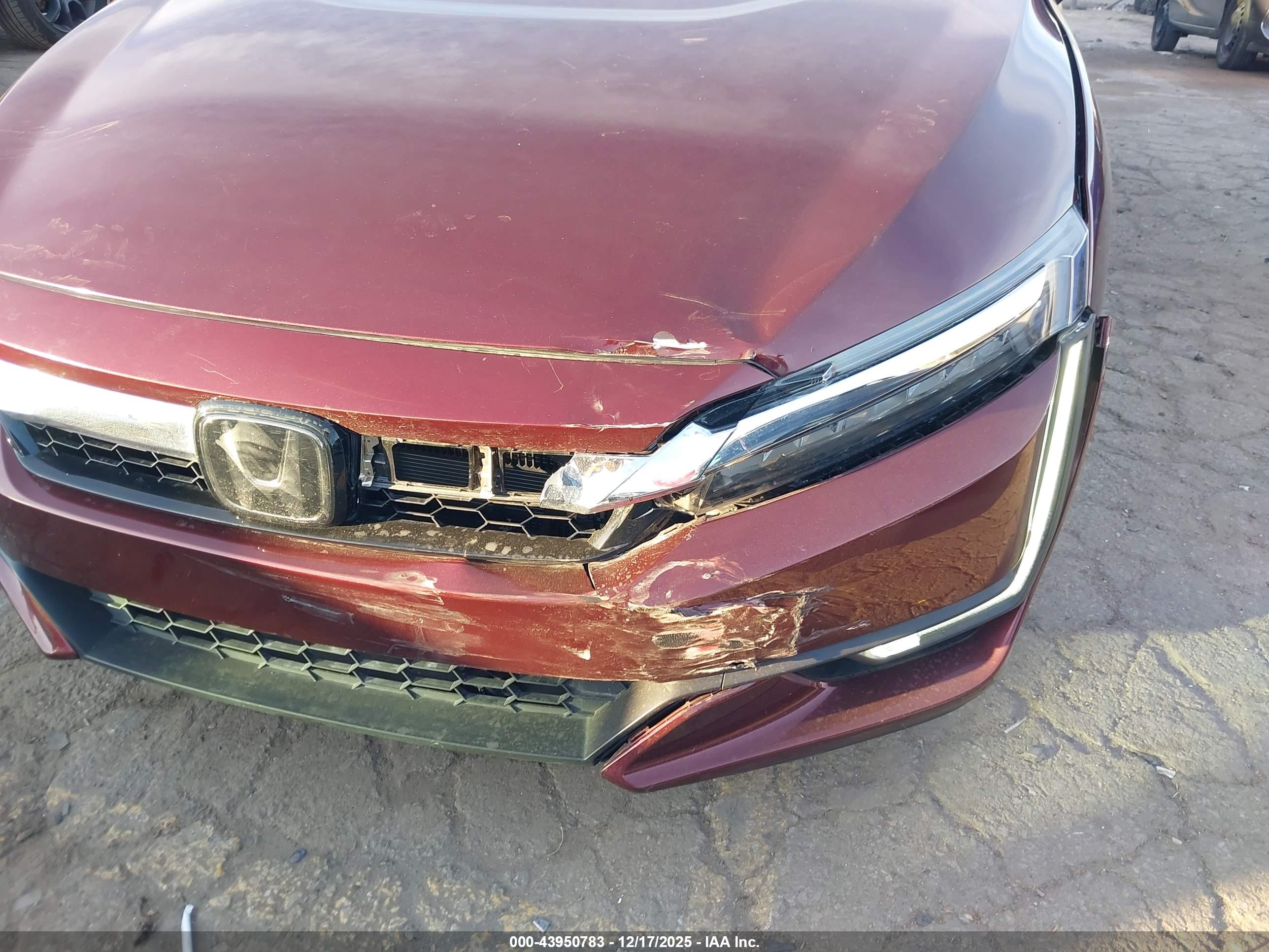 HONDA CLARITY image 6