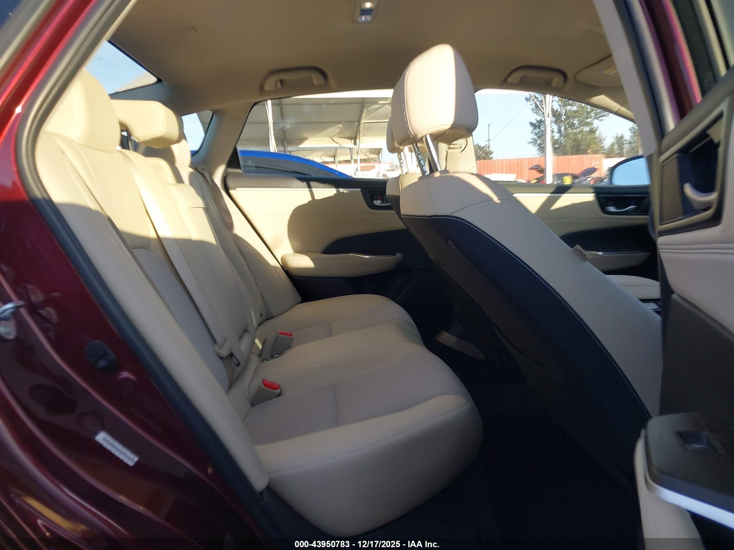 HONDA CLARITY image 8
