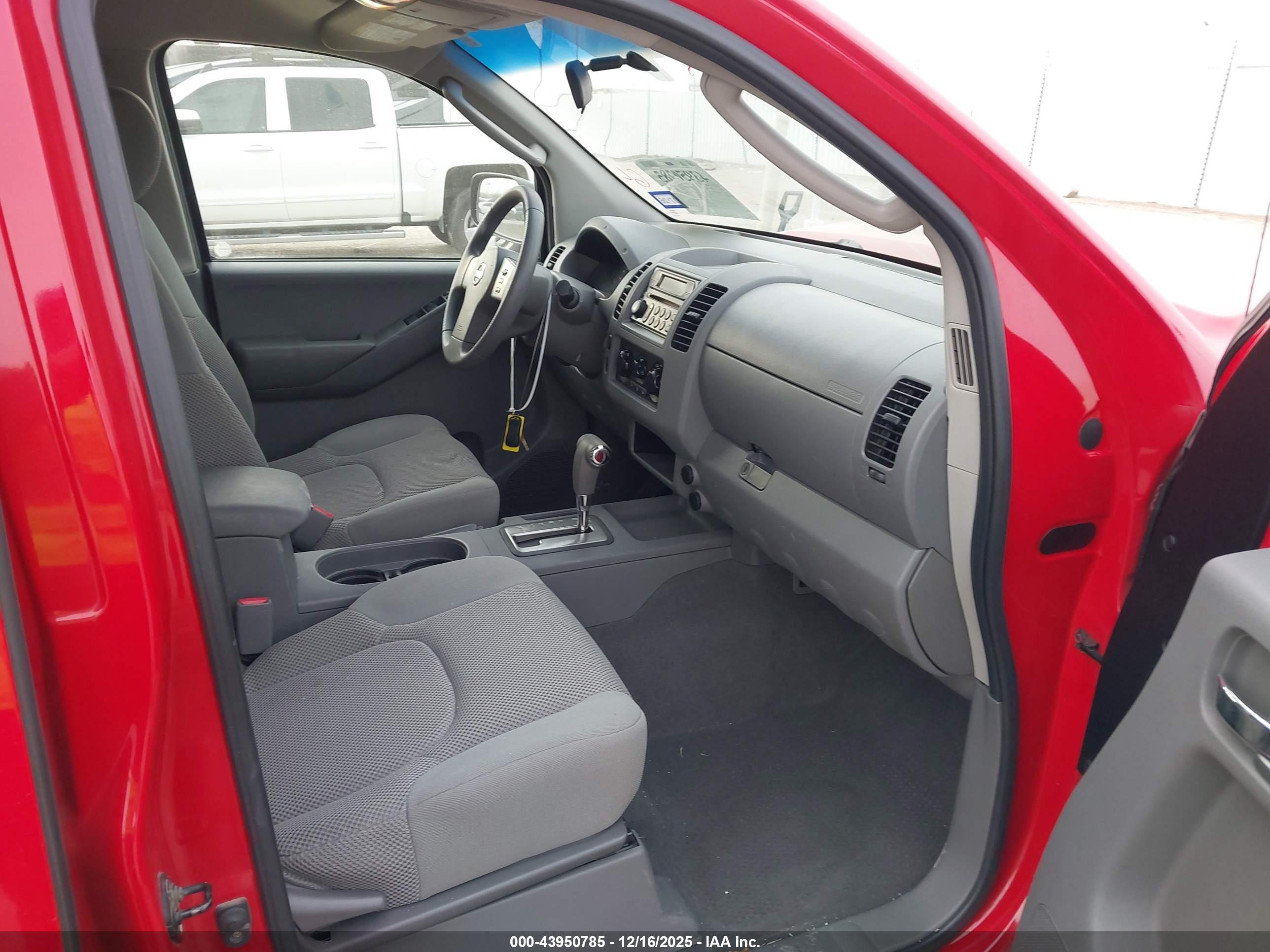 NISSAN FRONTIER image 5